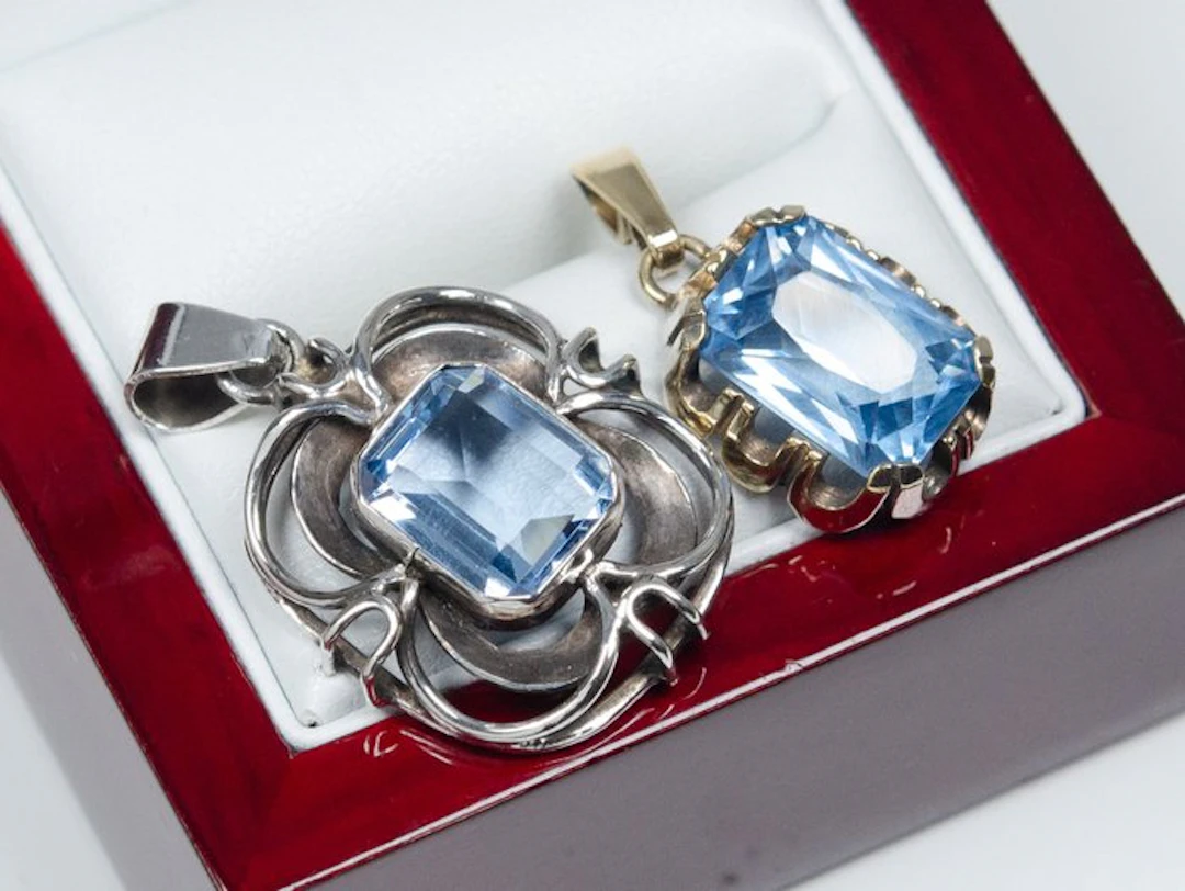 - 800/ 835 silver - blue spinel and glass - 2 piece jewellery set