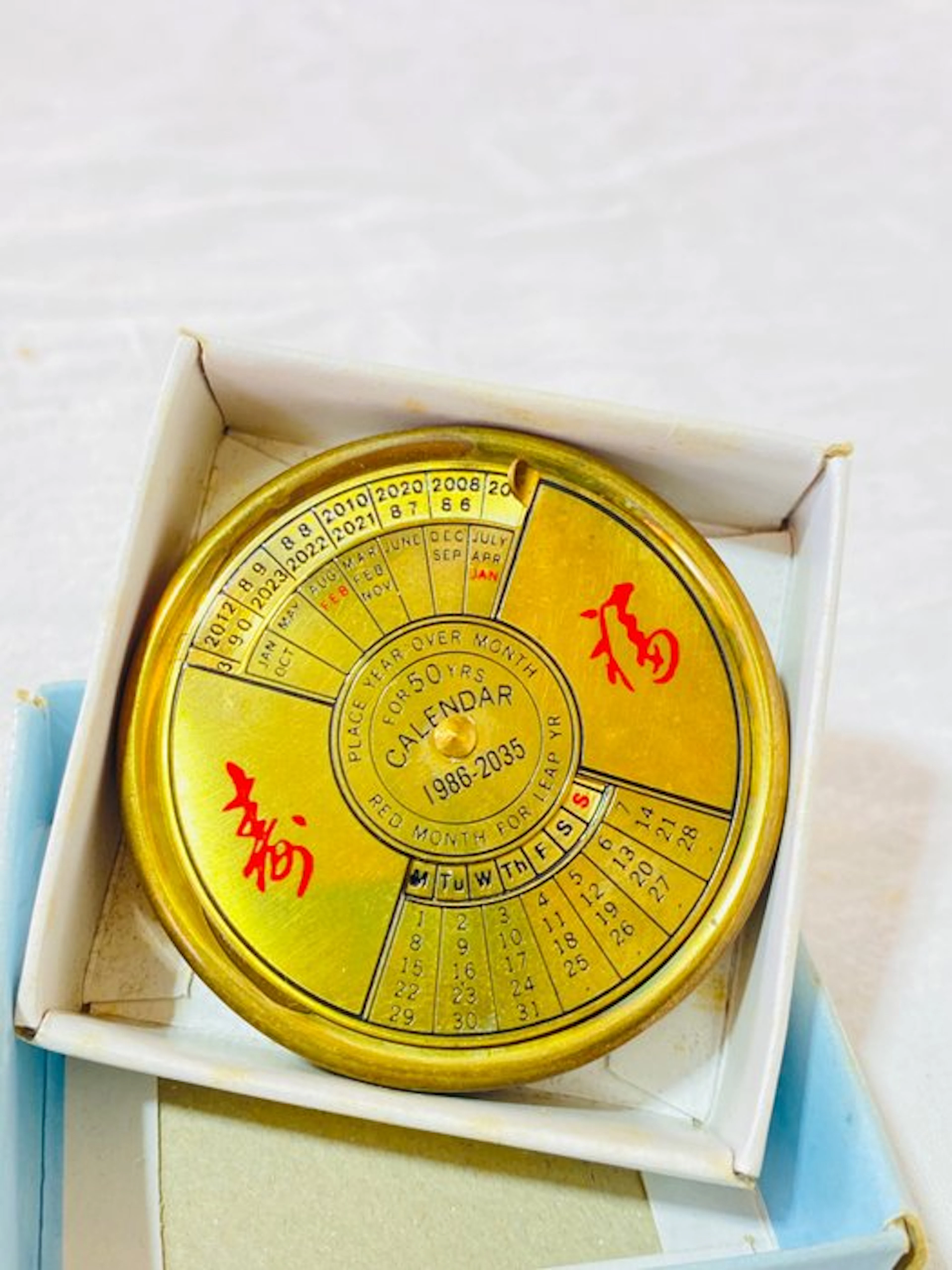 Calendrier perpétuel mécanique / Calculateur horaire...