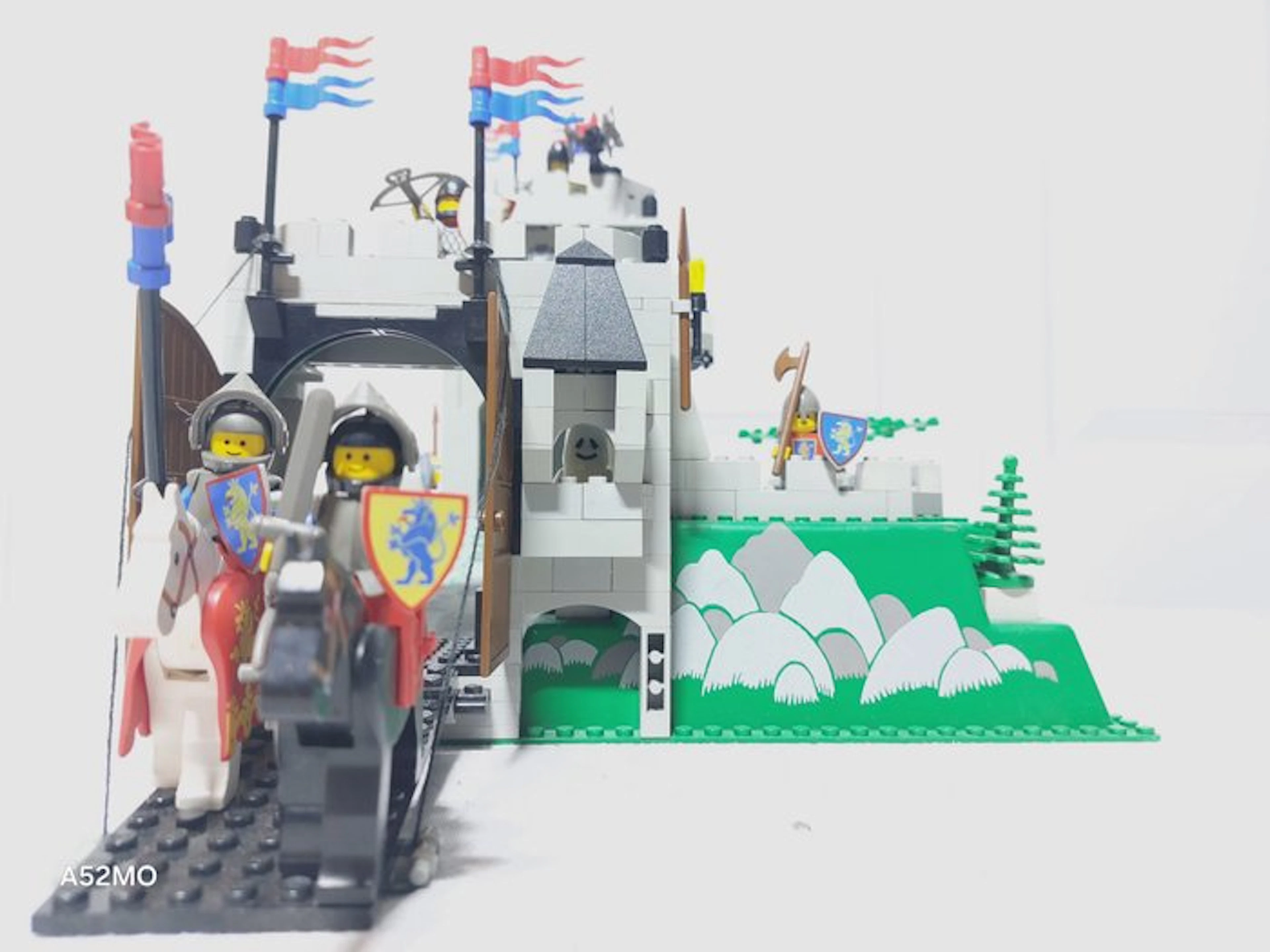LEGO Set - 6081 - Castle - King's Mountain Fortress