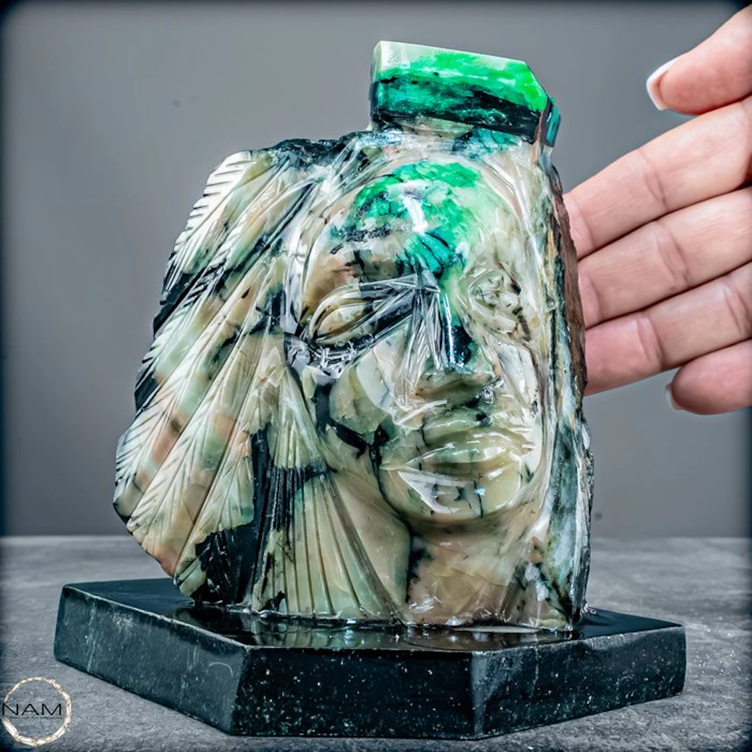 Hand-carved emerald figurine – a unique gemstone...