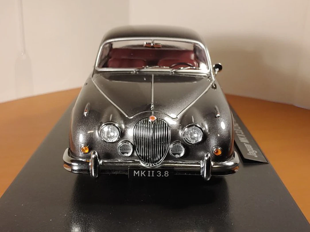 KK-Scale 1:18 - Model sedan - Jaguar Mk II 3.8 LHD Grijs-metallic - 1959