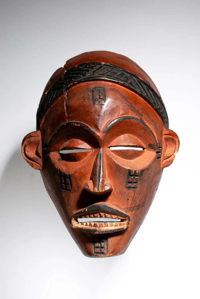 Mask Mwana Pwevo - Chokwe - Angola