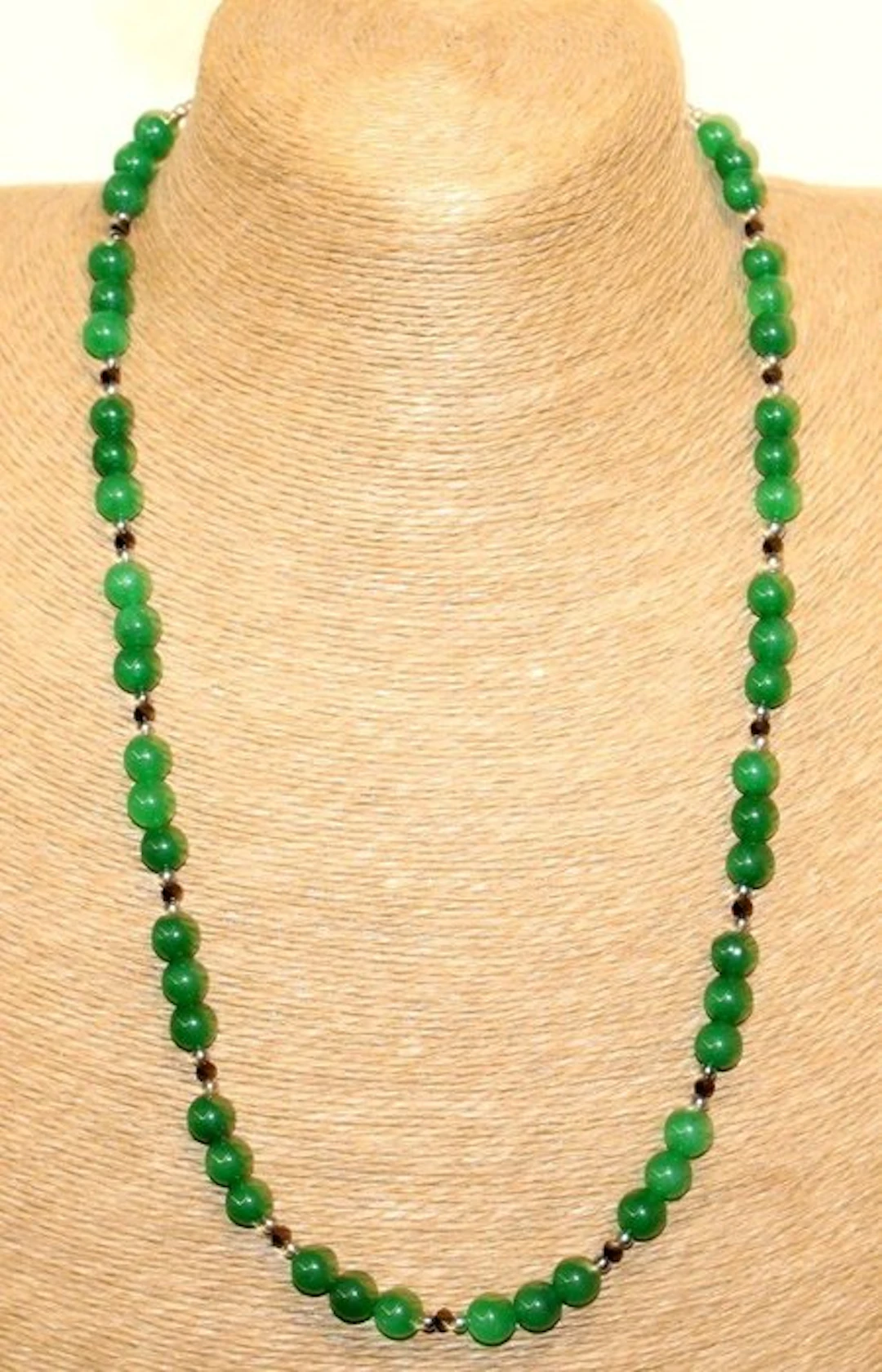 Really beautiful handmade necklace by emerald and black espinel beads - 190 Cts