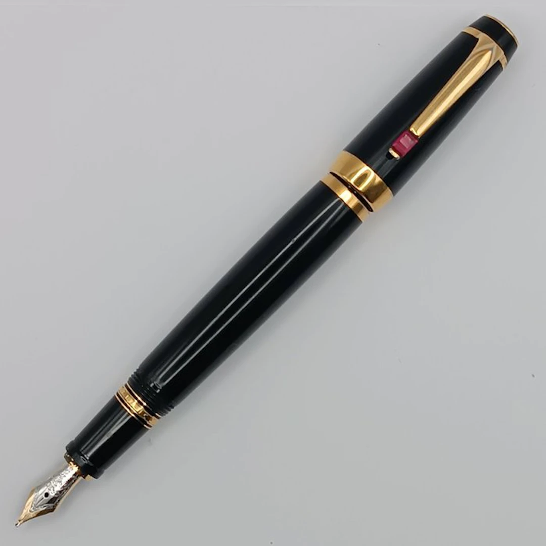 Montblanc - Bohème Rouge Gold Line - Fountain pen