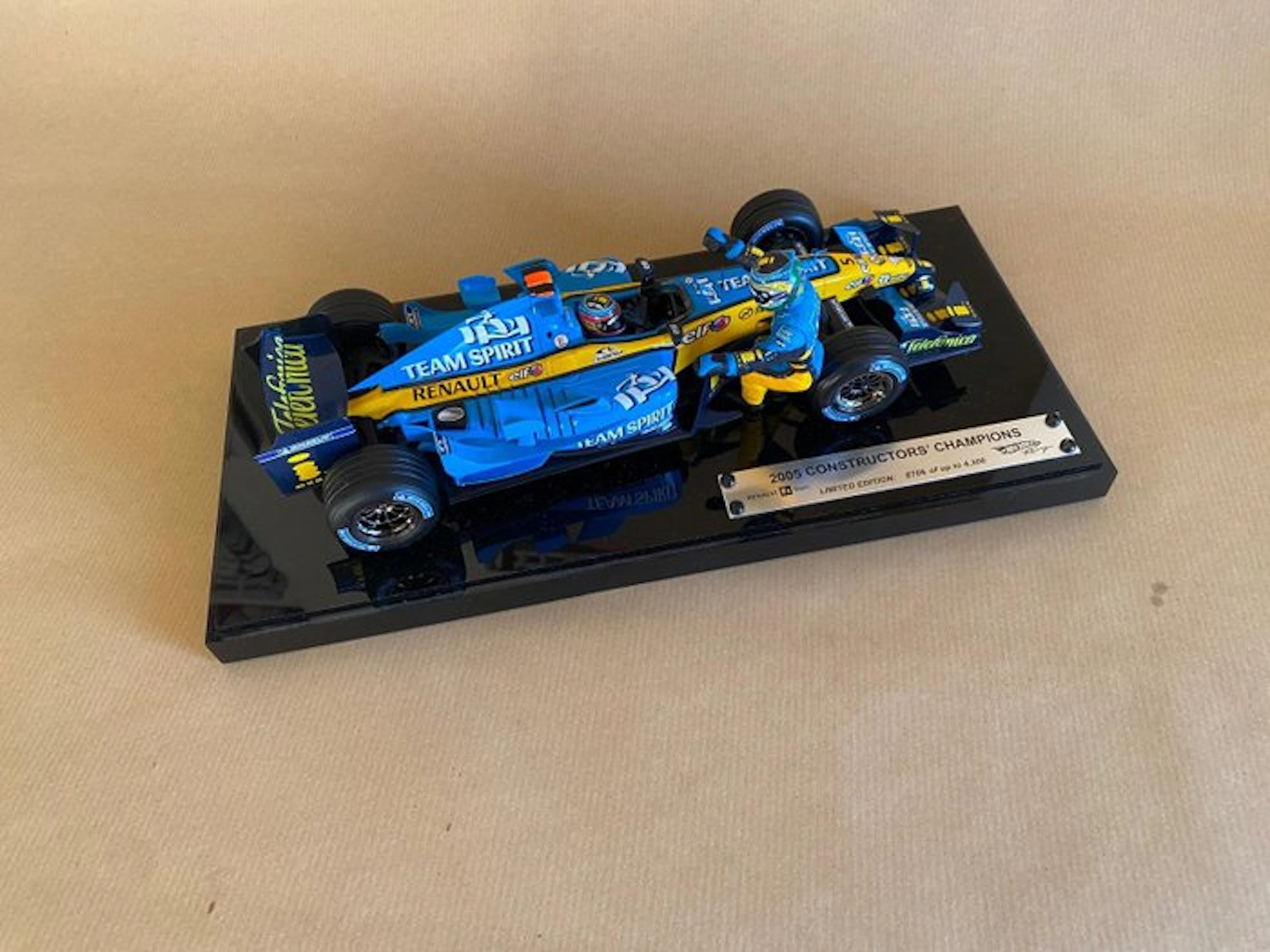 Hot Wheels Racing 1:18 - Model car - RENAULT F1...