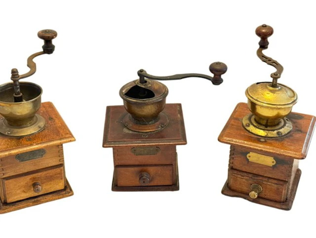 Coffee grinder (3) - Wood, Brass, Copper