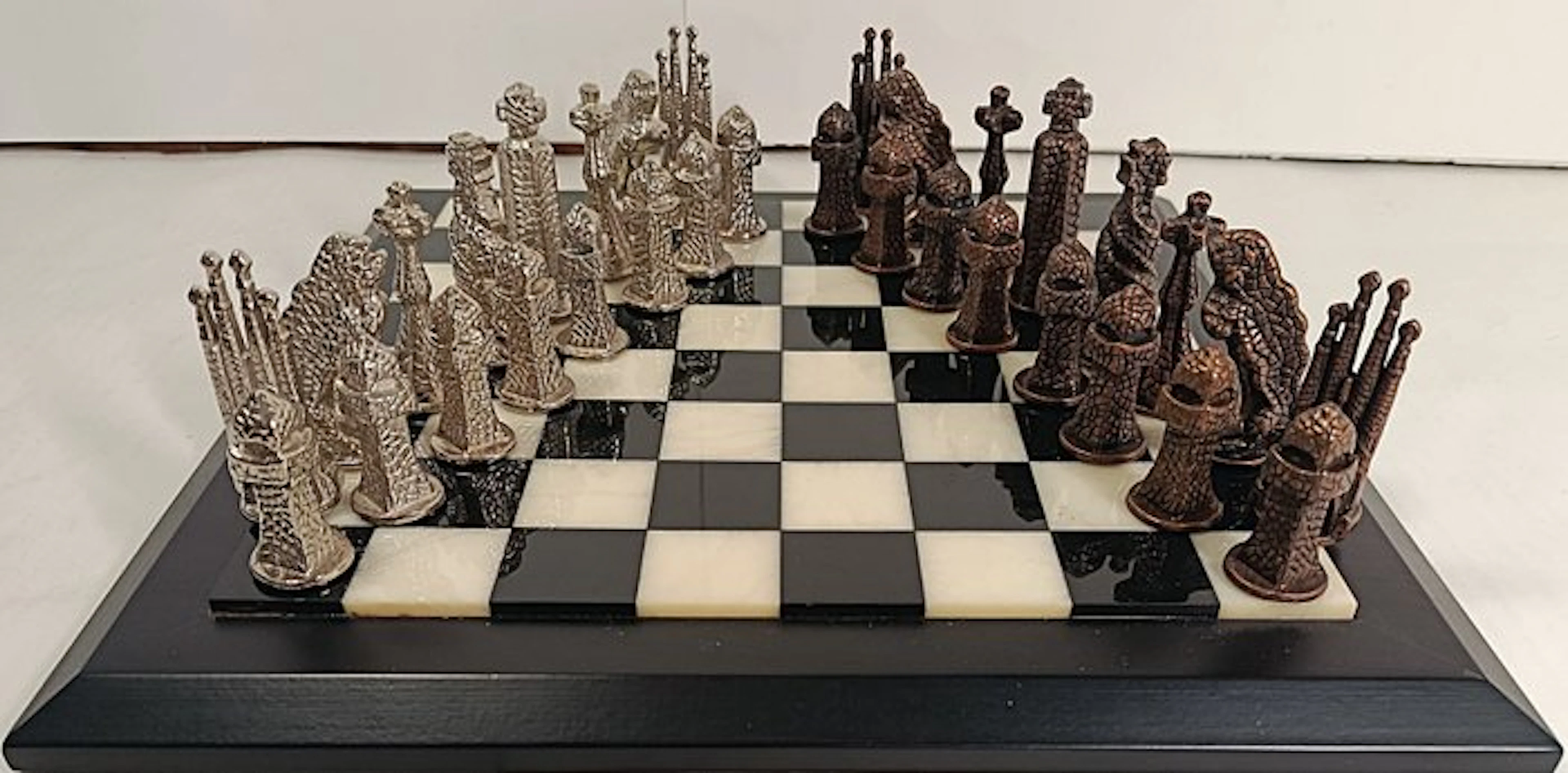 Gaudí - Chess set - Ajedrez Modernista Gaudí - Copper, Nickel