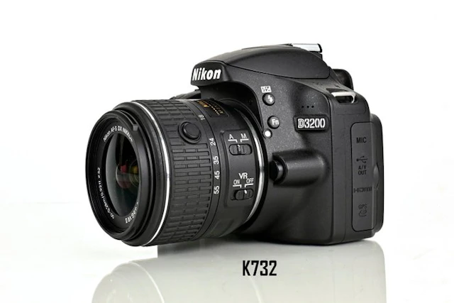 Nikon D3200 + AF-S 18-55mm VR Digital reflex camera (DSLR)