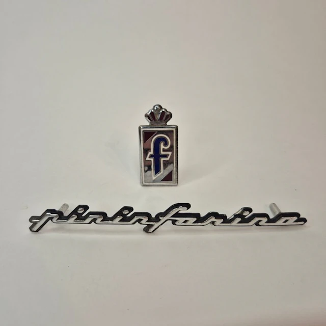 Car mascot - Pininfarina - Distintivo Pininfarina - 1960-1970