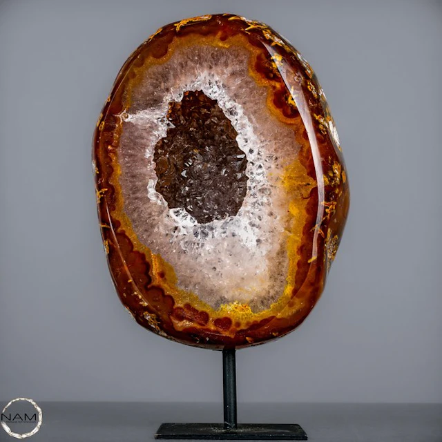 Natural carnelian & agate druses from Uruguay –...