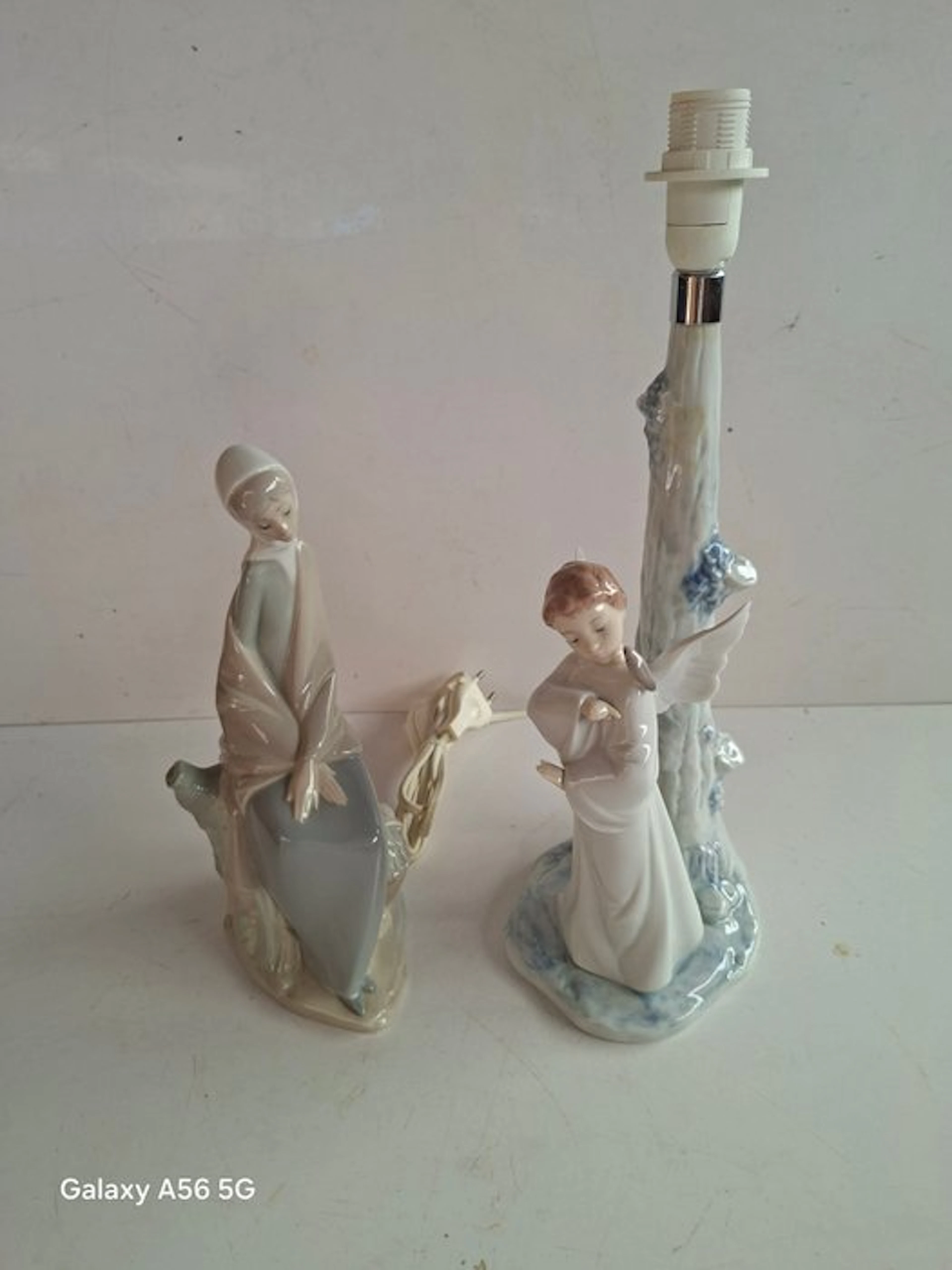 Nao by Lladró - Figurine - Lampada e statuina (2) - Porcelain