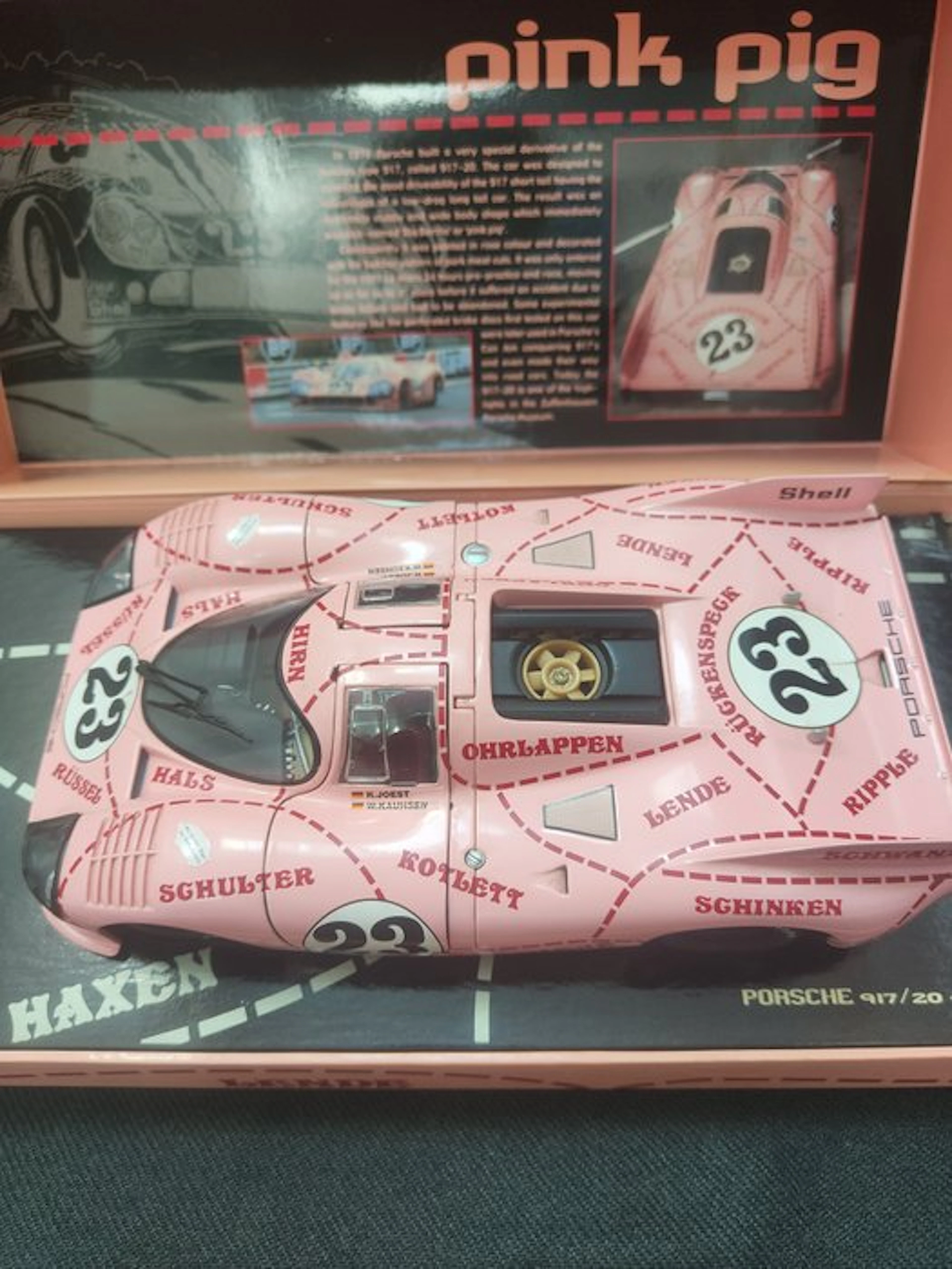 MiniChamps 1:18 - Model car - Porsche 917/20 Pink Pig - Le Mans 1971