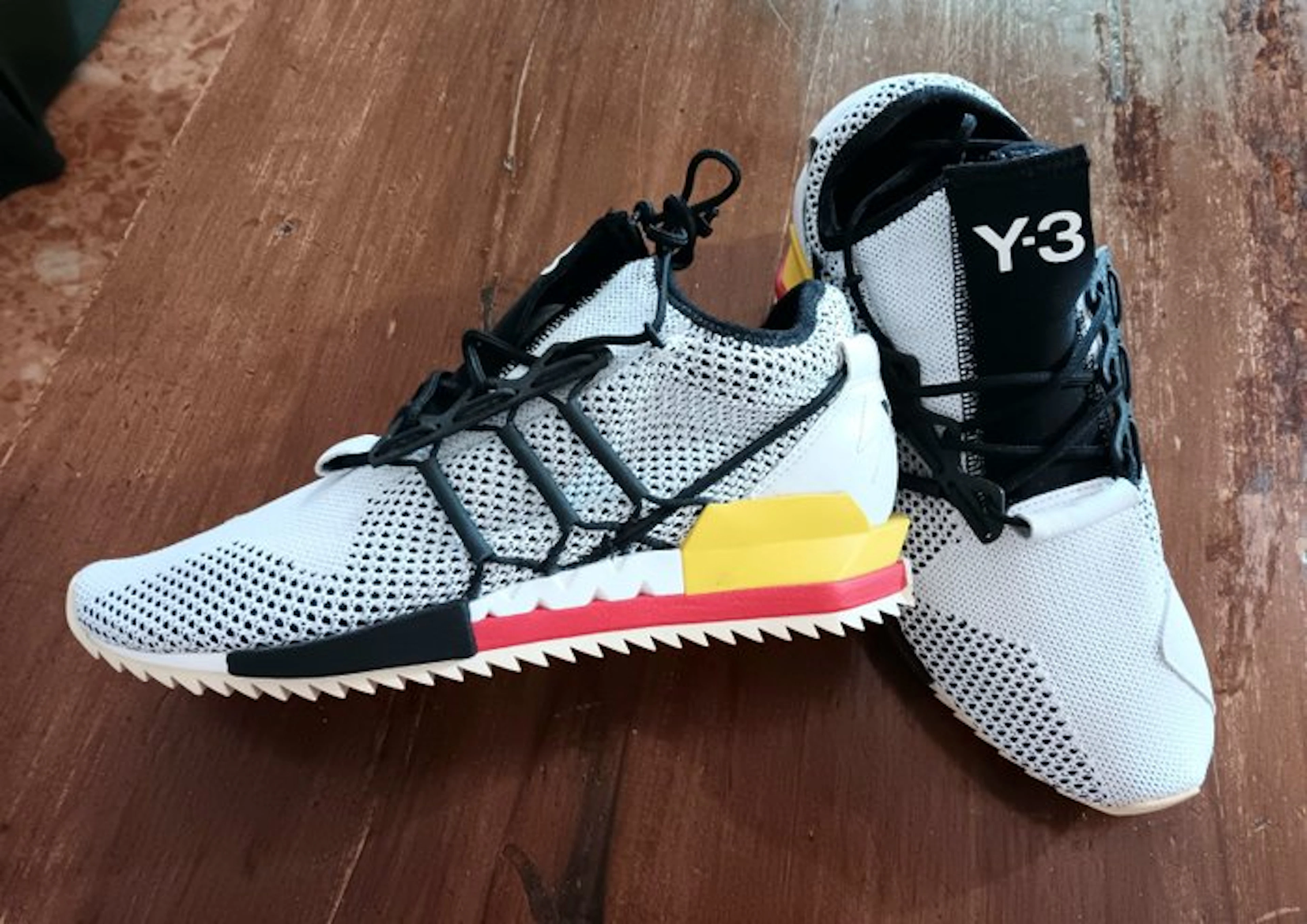 Y-3 - BC0902 - Sneakers - Size: EU 42 - New with tags