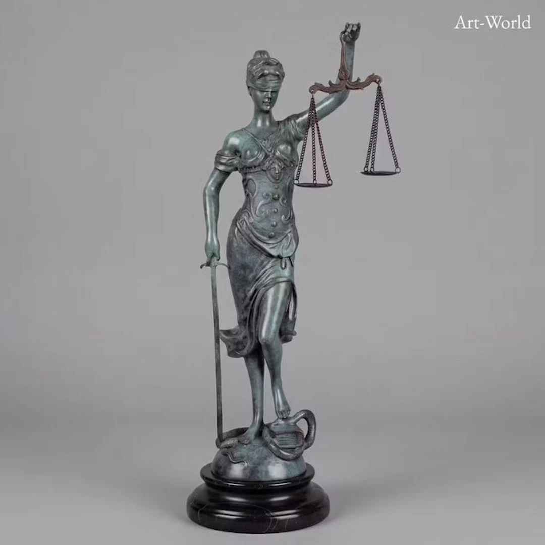 Statue, “Lady Justice” 40 cm - 40 cm - Bronze