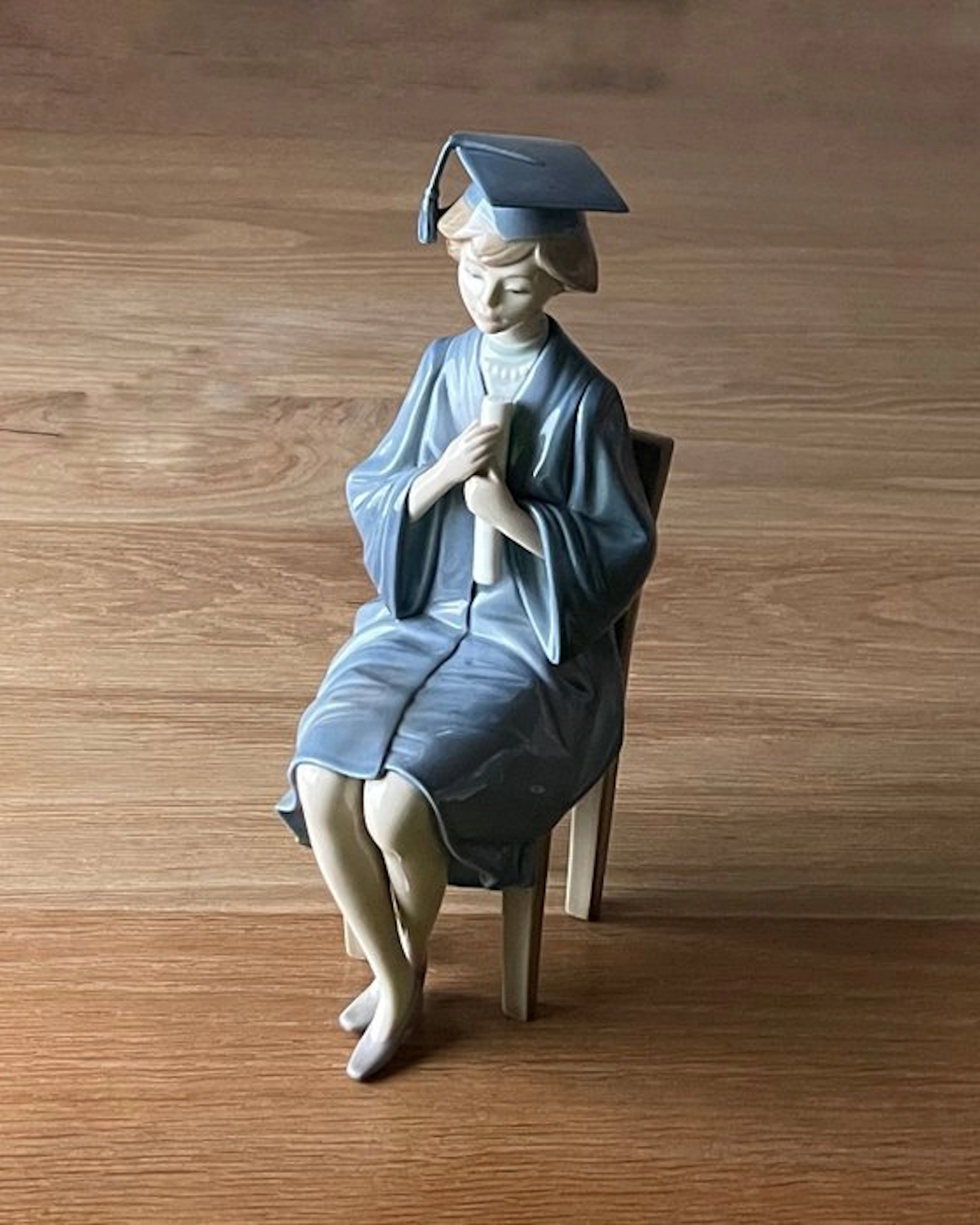 Lladró - Figure - Figura de graduada con birrete y diploma - Porcelain