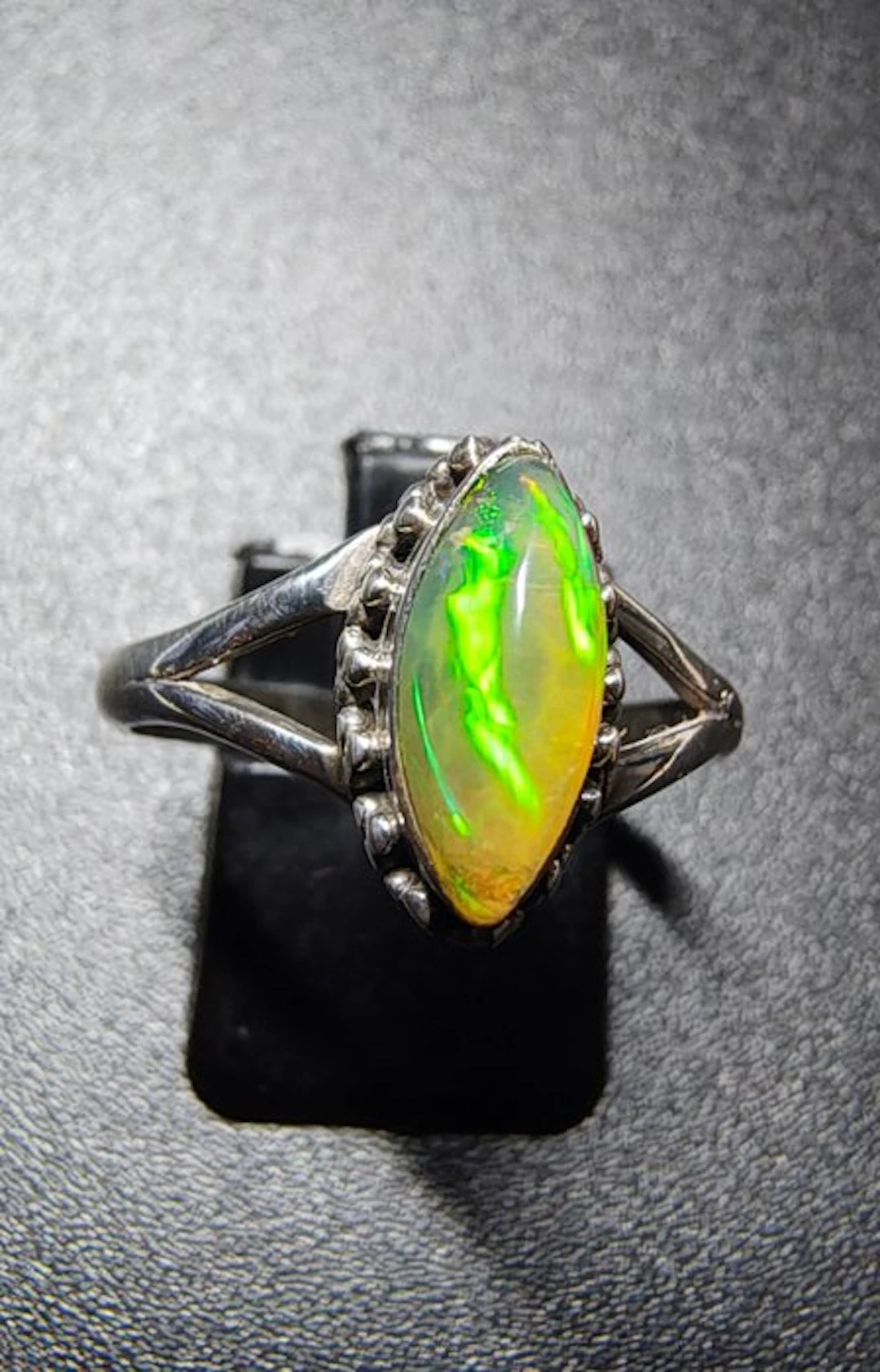 Ring with natural opal – 925 silver – Marquise cabochon –...