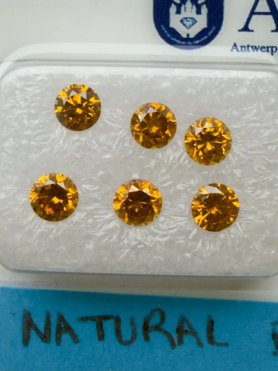 6 pcs Diamond (Natural coloured) - 1.29 ct - Round...