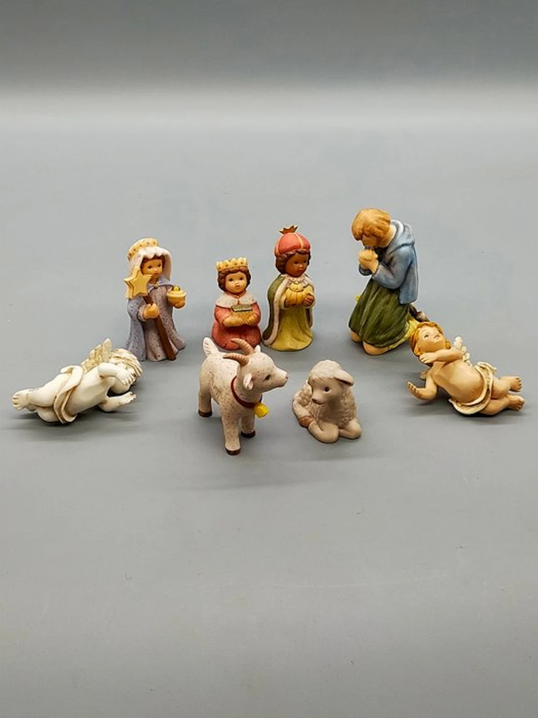 Goebel - Limpke Krippenfiguren Set 8-teilig – Porzellan...