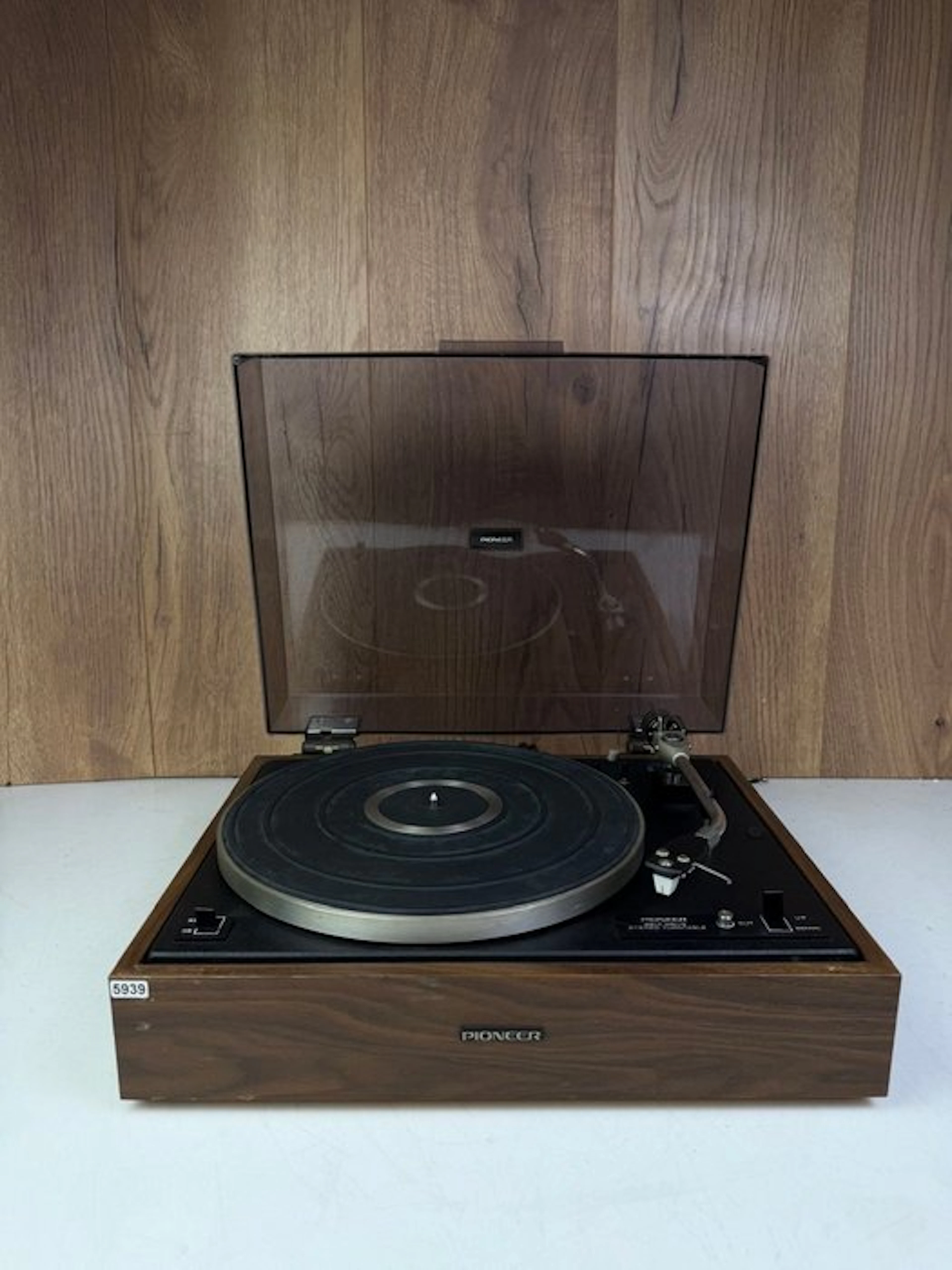 Pioneer - PL-15C Turntable