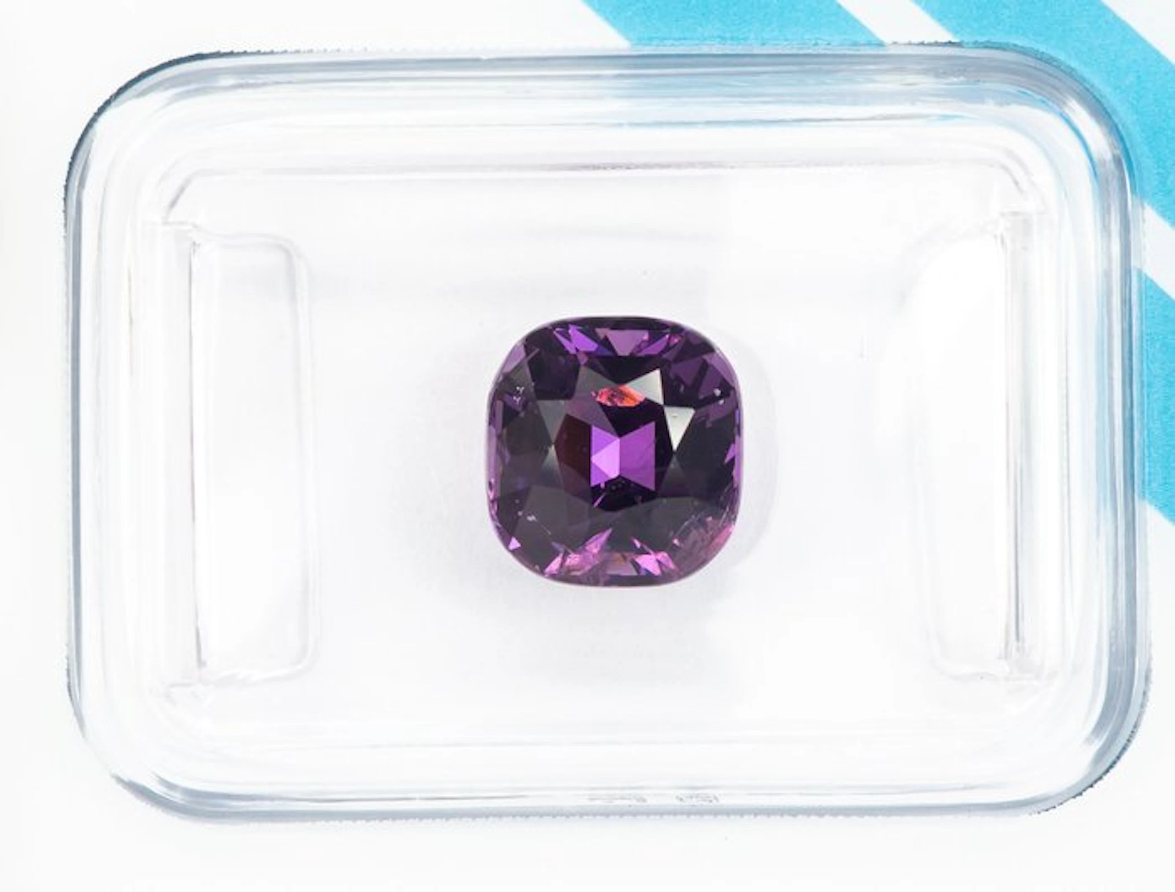 Spinel - 2.23 ct - International Gemological Institute...