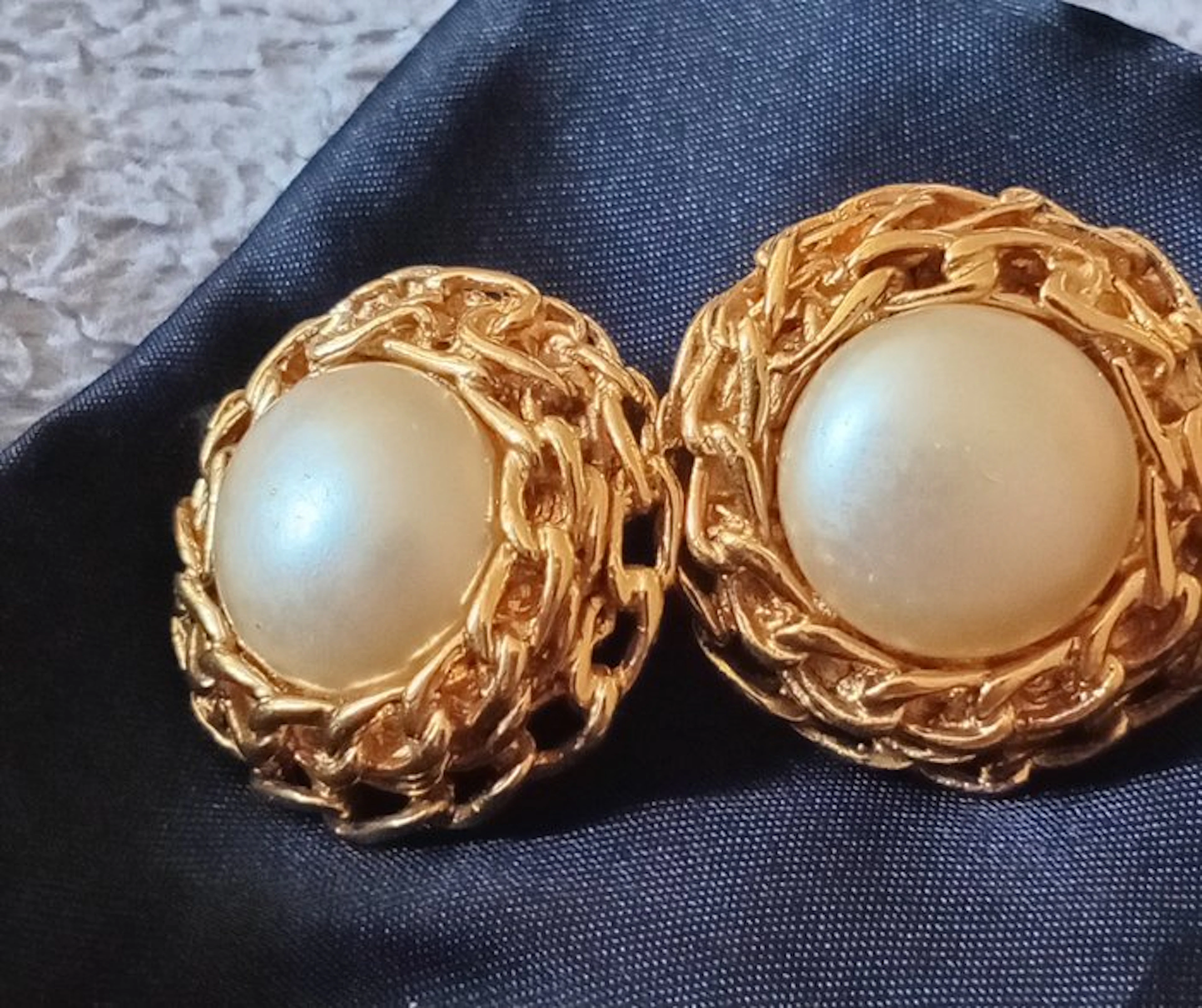 Chanel - Clip-on earrings Gold-plated Pearl - Pearl