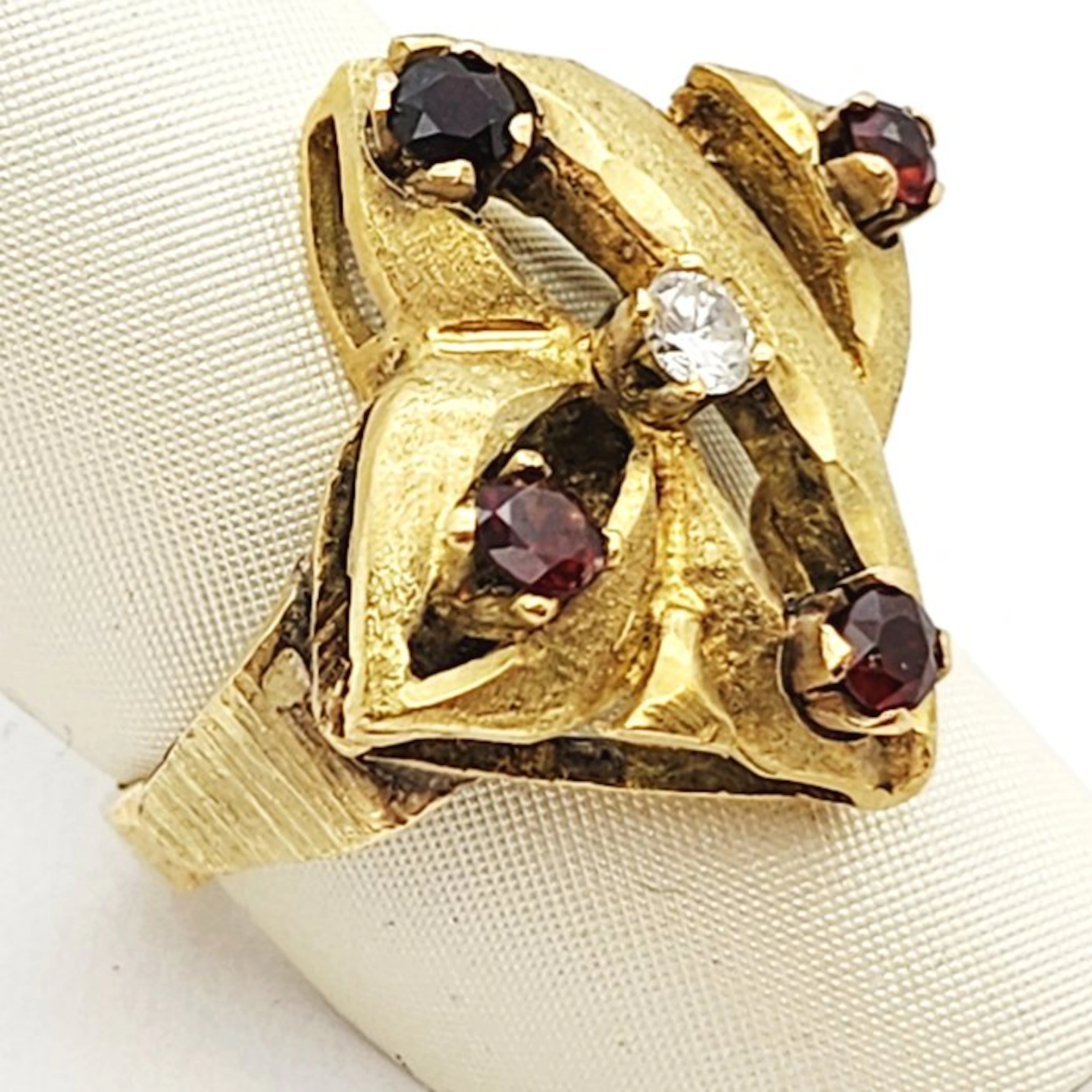 Ring - 18 kt. Yellow gold - 0.09ct. tw. Diamond (Natural) - Garnet