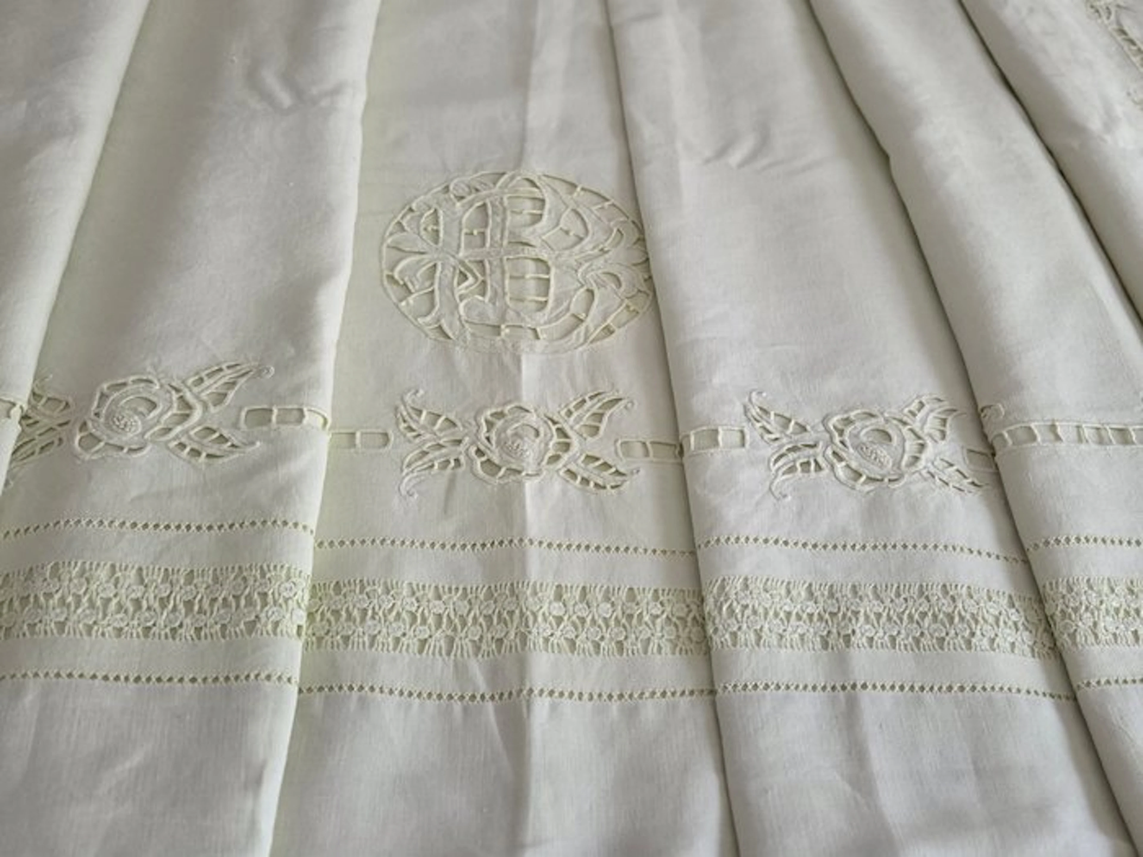 Bed sheet - 340 cm - 237 cm - "EB" or "BB"