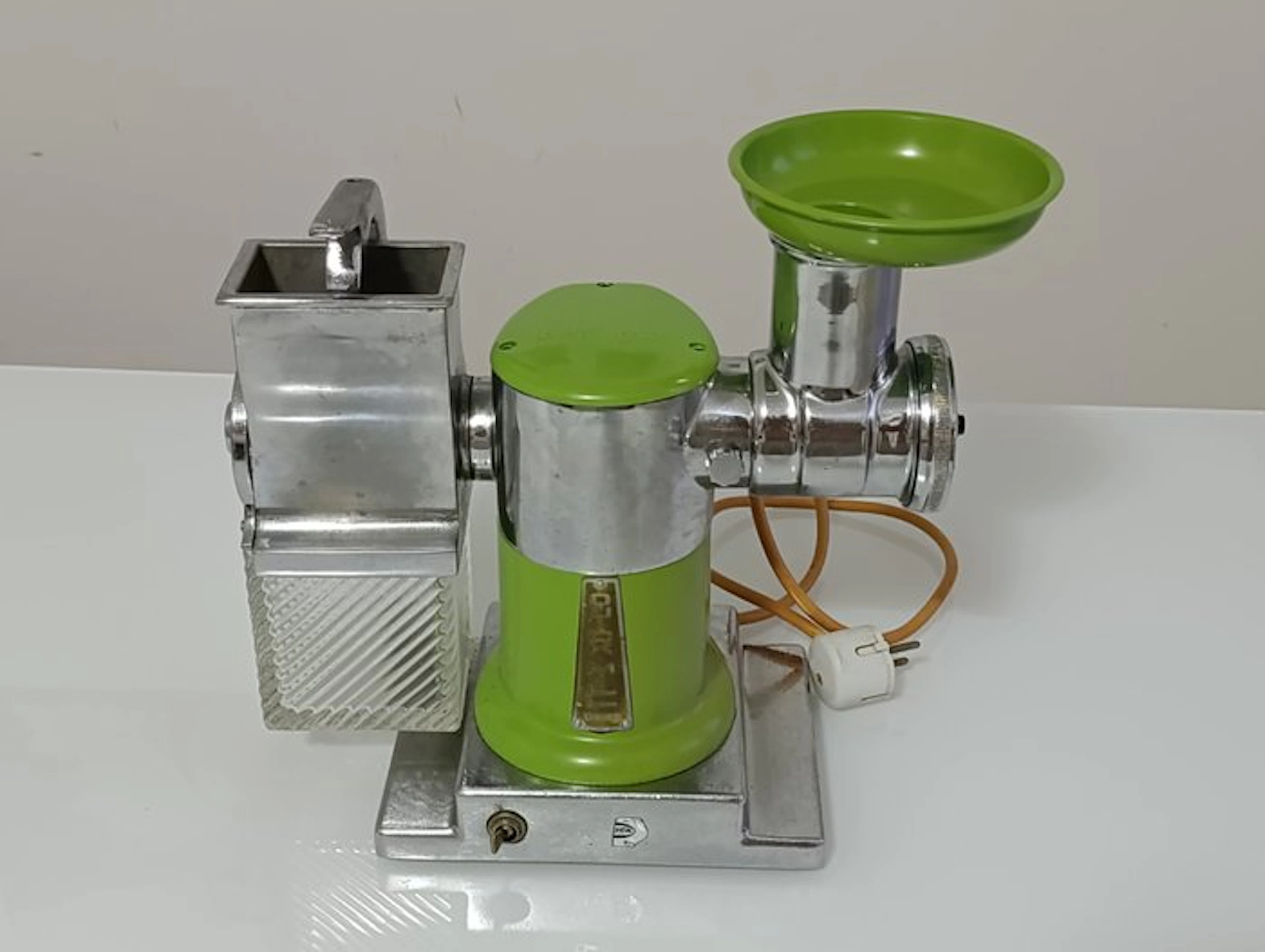 Omre - Quick mill - Cheese grater - Model 0148-0149 - Steel - Grate the cheese