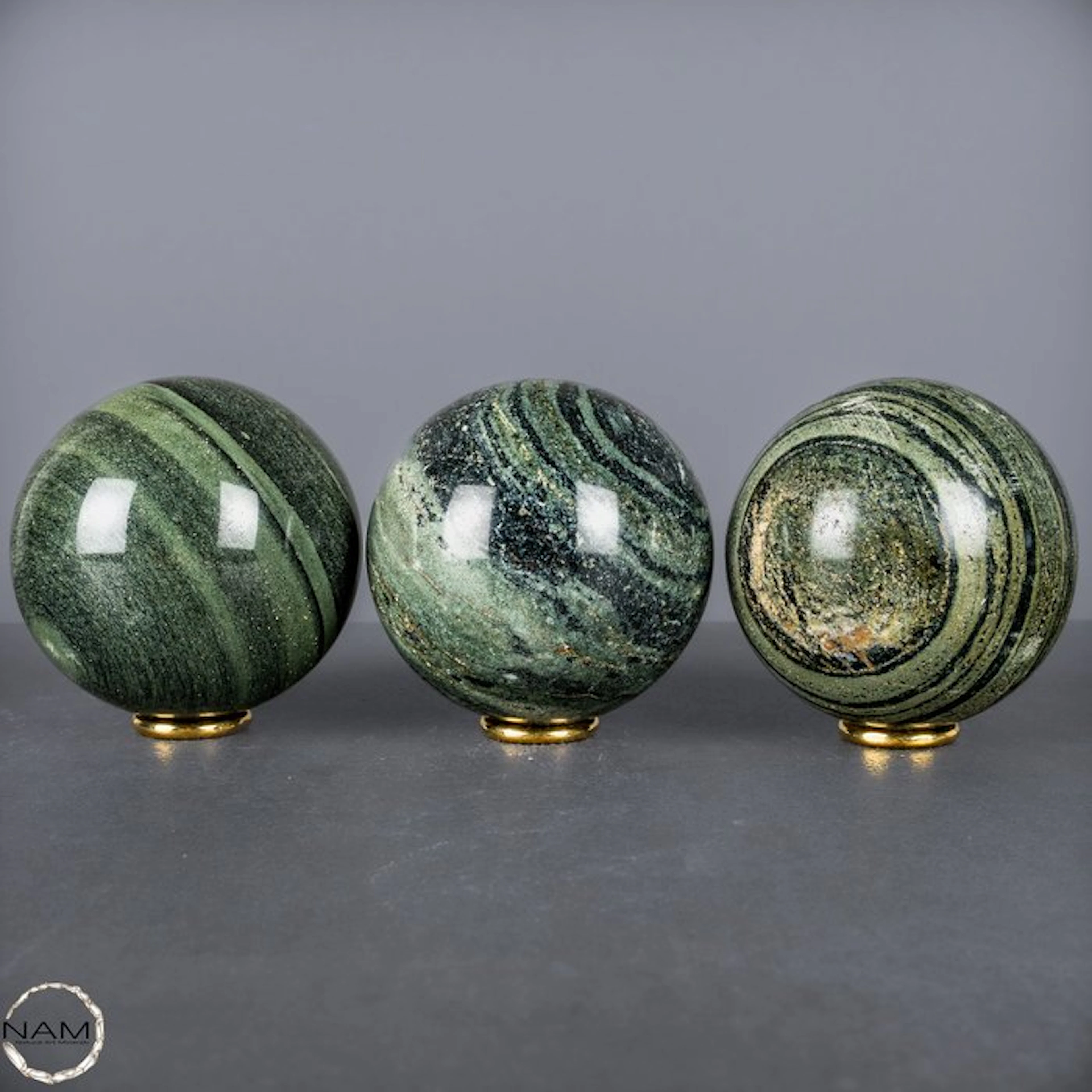 Kambaba Jasper Sphere Set – Fascinating banded natural...
