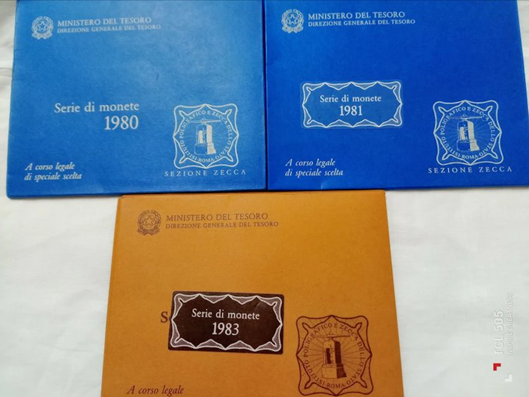 Italy, Republic Serie divisionale 1980/1981/1983 (No reserve price)