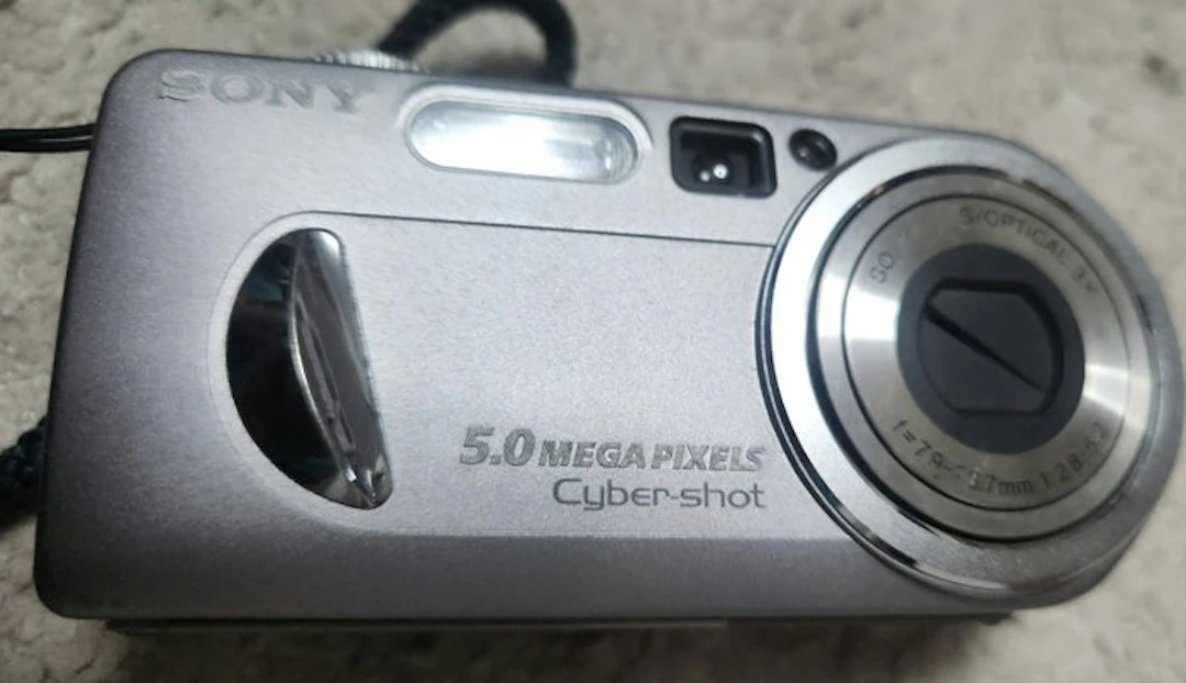 Sony DSC-P10 Digital camera