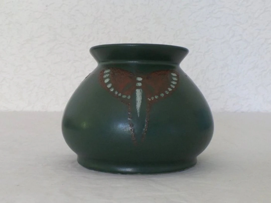 Distel - Vase - Earthenware - butterfly 1910