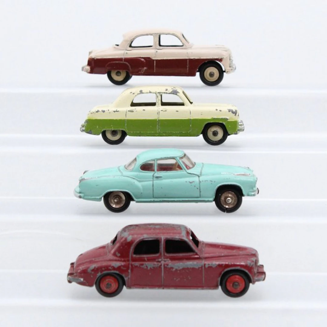 Dinky Toys 1:43 - Model car (4) - Vauxall Cresta 164...