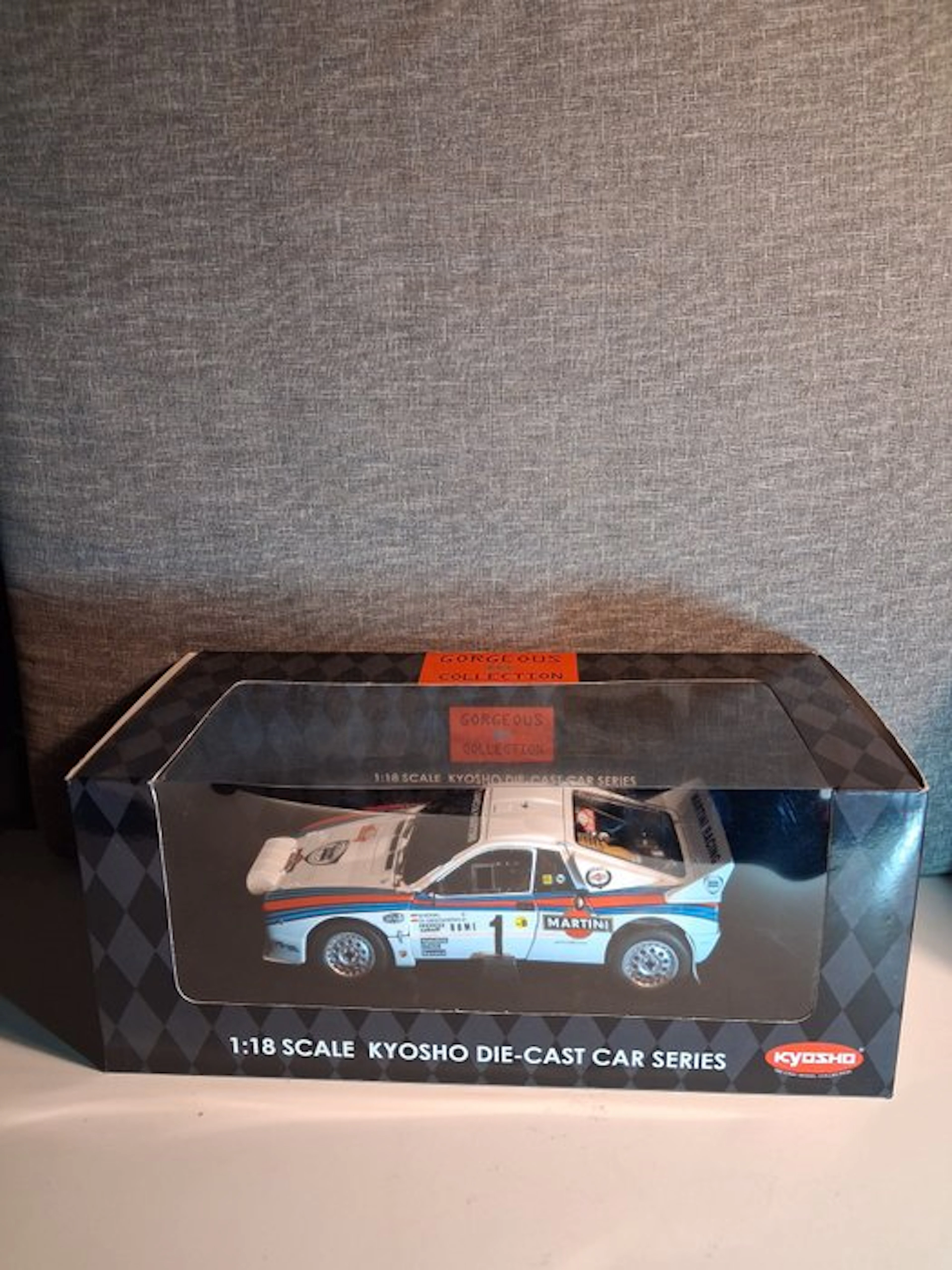 Kyosho 1:18 - Model car - Lancia 037 Rally