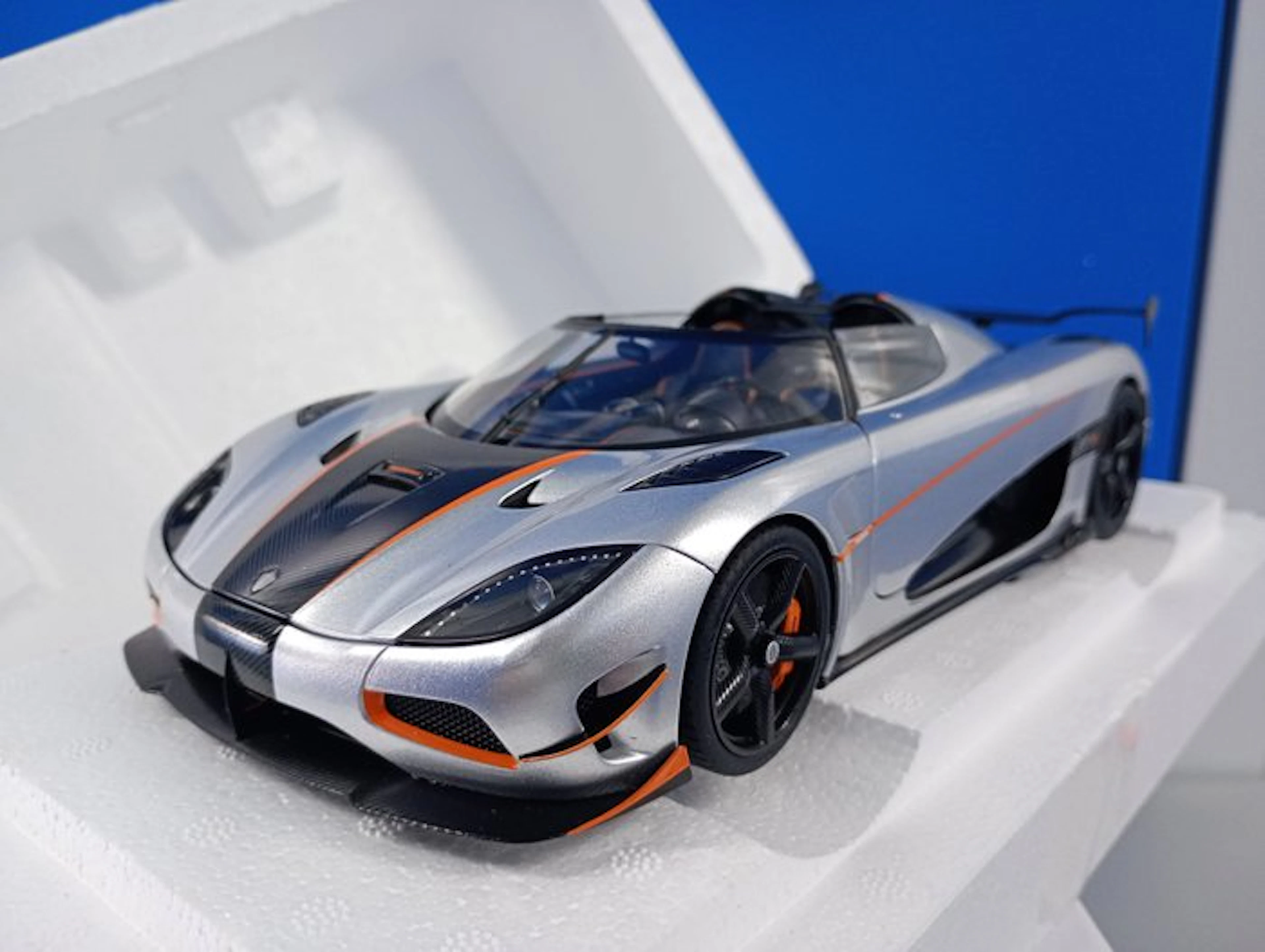 Autoart 1:18 - Model sports car - Koenigsegg Agera RS