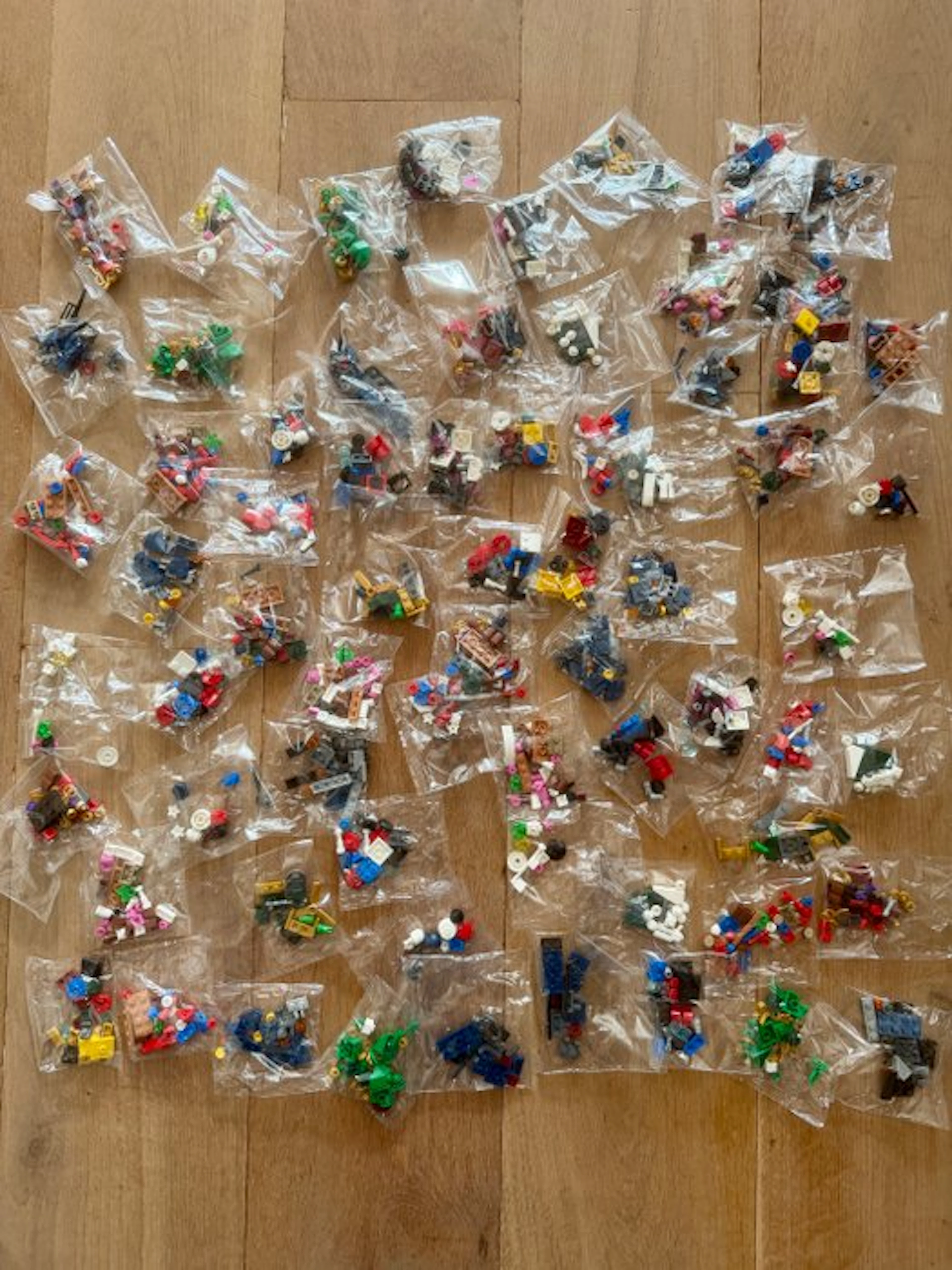 LEGO Pieces - Advent calendar, Marvel - 67 gesloten zakjes met Lego