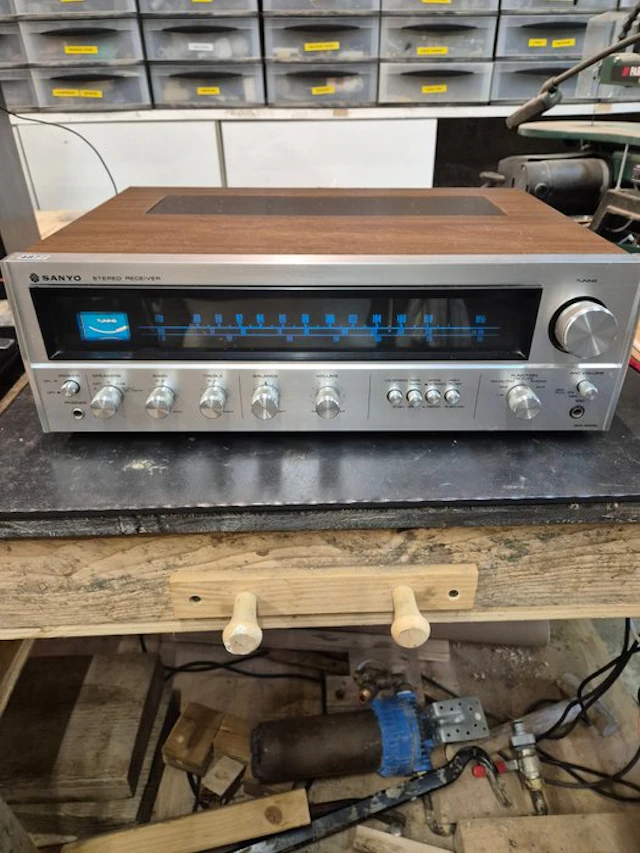Sanyo - DCX 2000L Solid state stereo receiver
