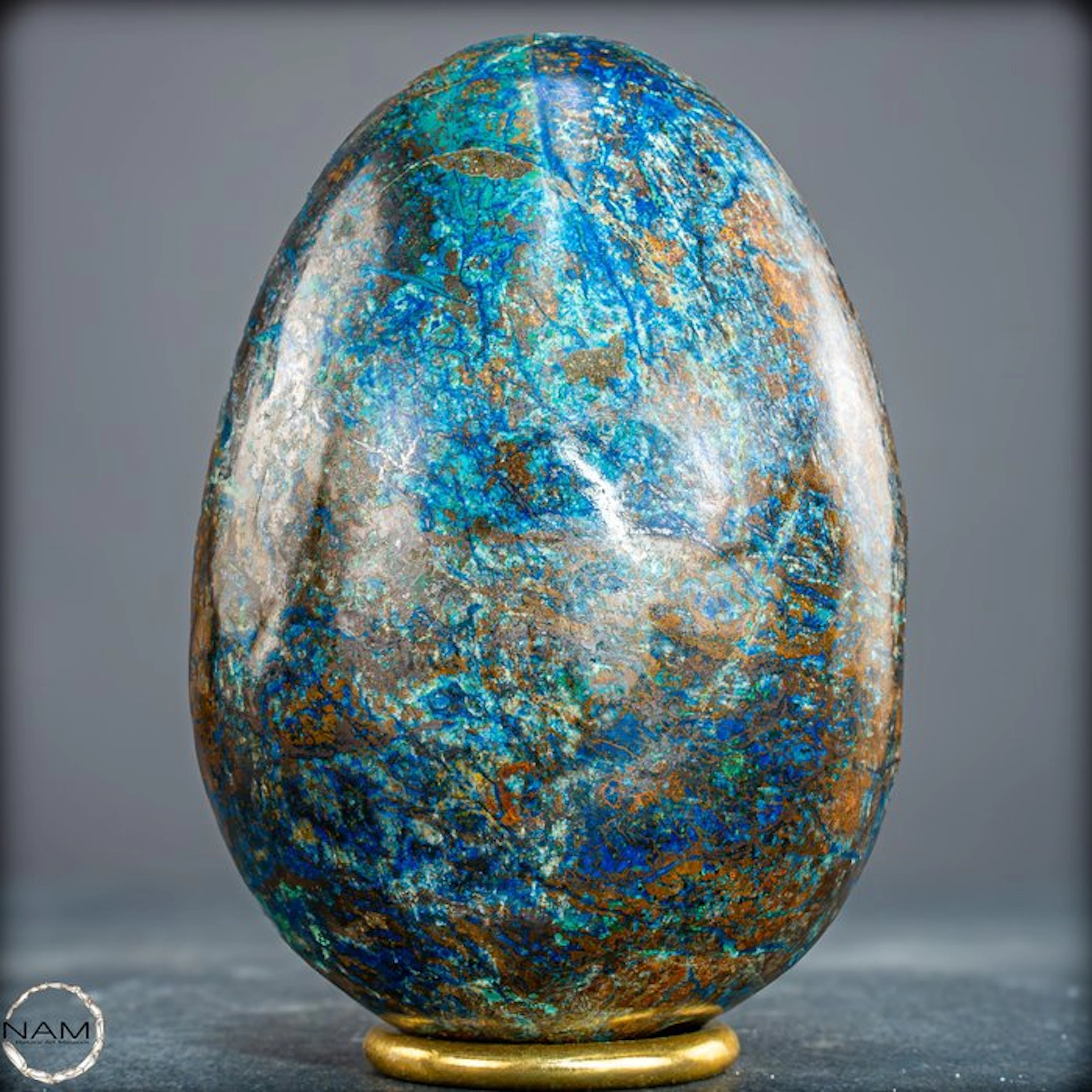 Fascinating Azurite Egg – Intense color play in a...