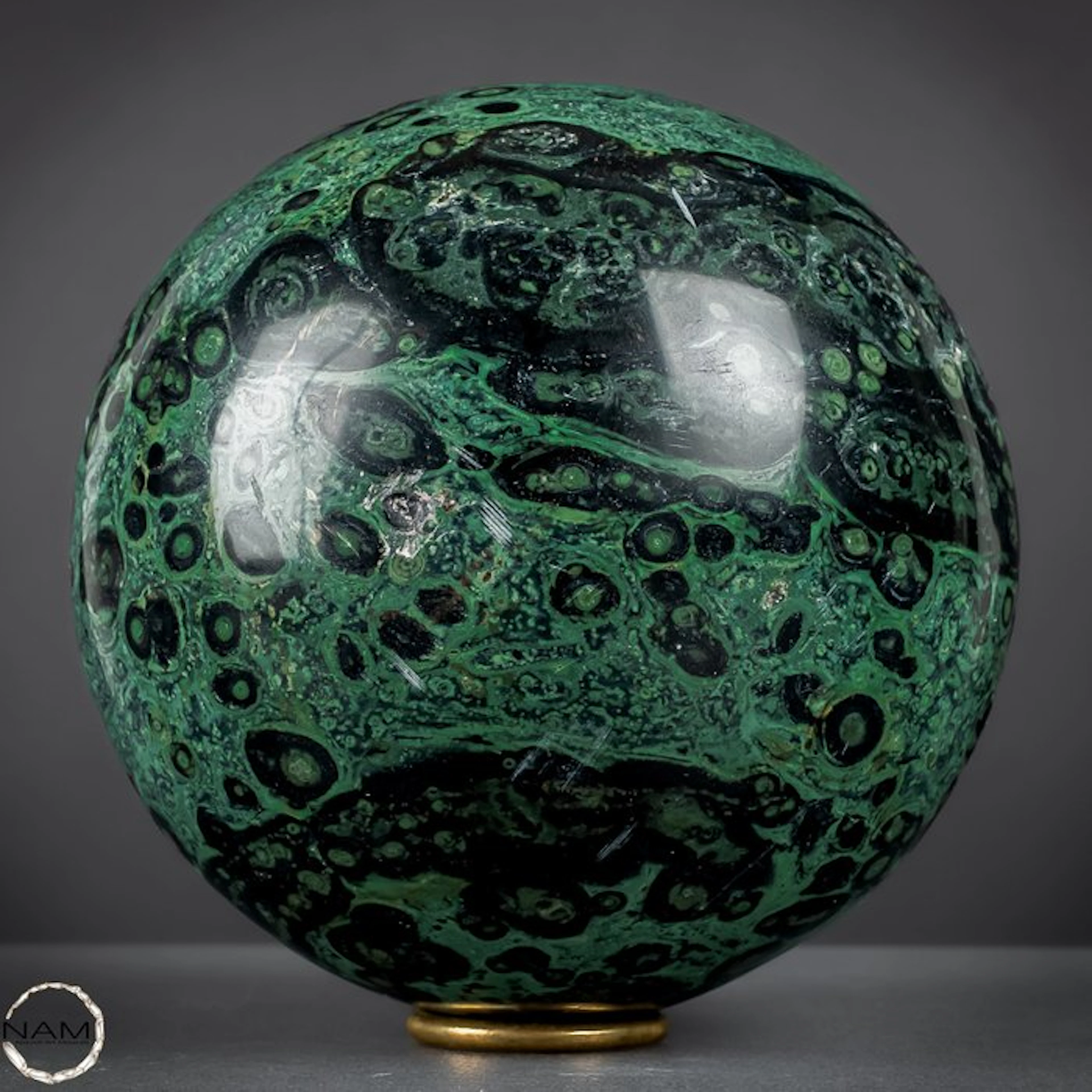 Kambaba Jasper Sphere – Fascinating natural pattern in deep green- 4944.14 g