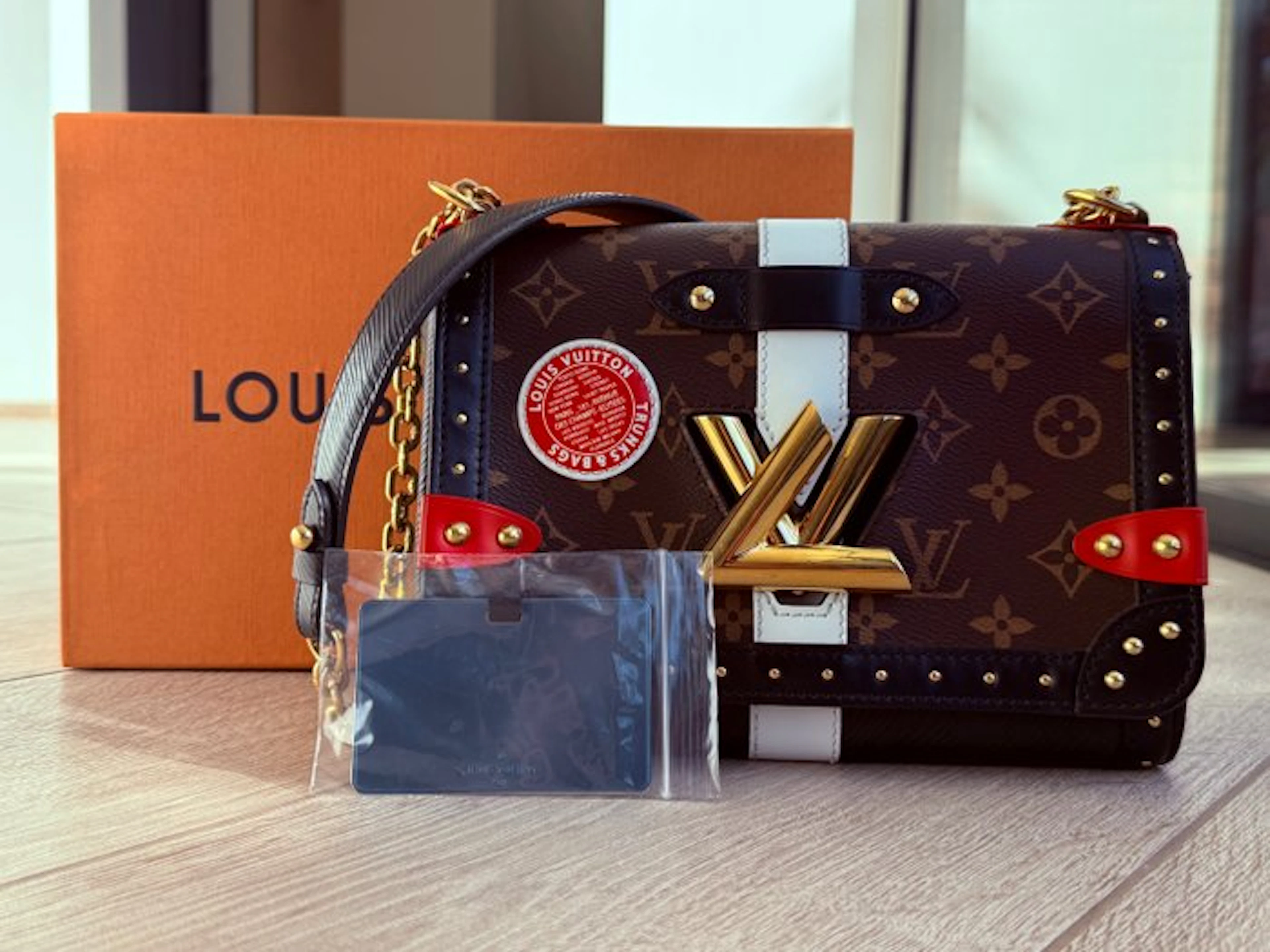 Louis Vuitton - Limited edition Twist MM 'Trunks and Bags’ - Shoulder bag
