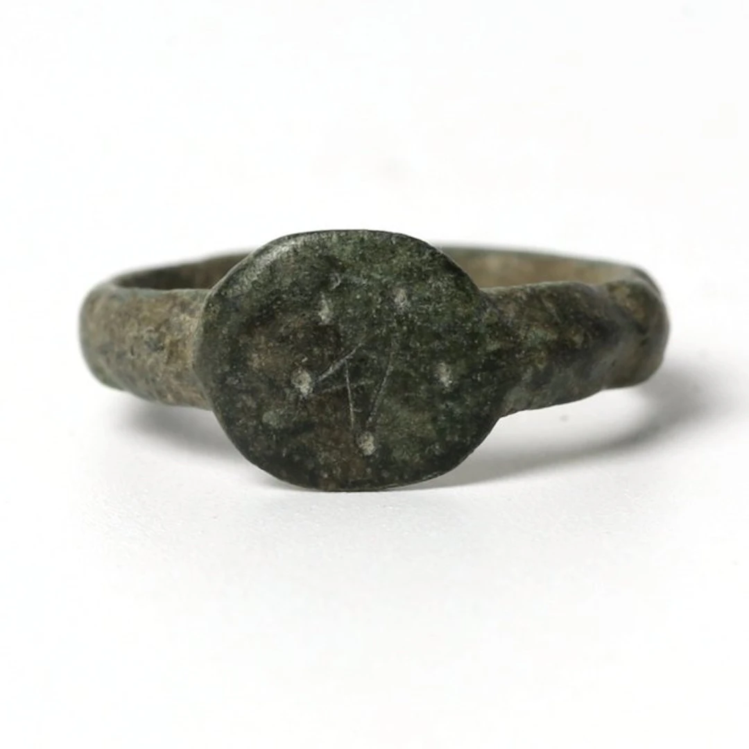 Medieval, Crusaders Era Bronze Ring depicting a pentagram (No reserve price)