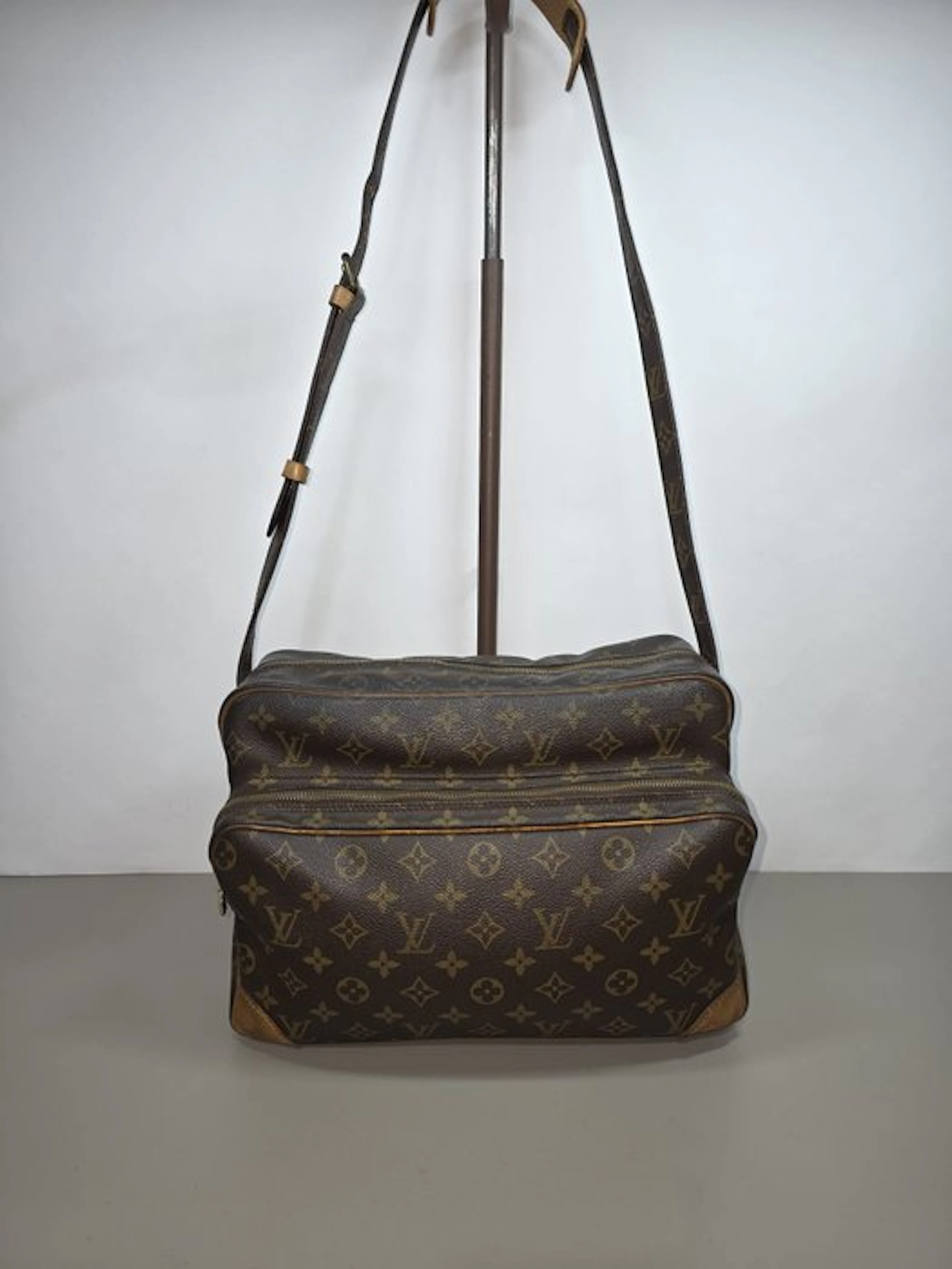Louis Vuitton - Nile - Crossbody bag