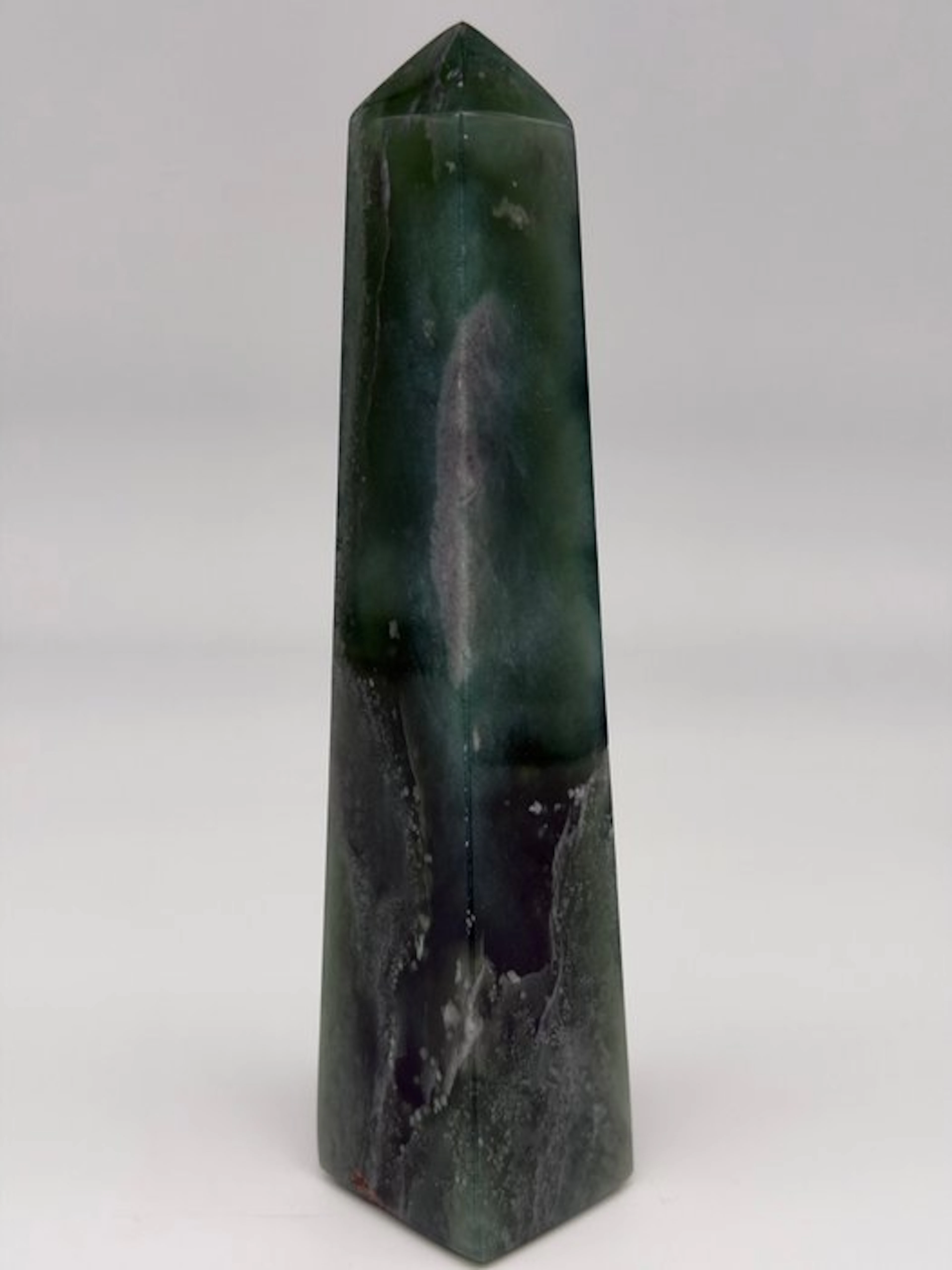 Nephrite Obelisk- 260 g - (1)