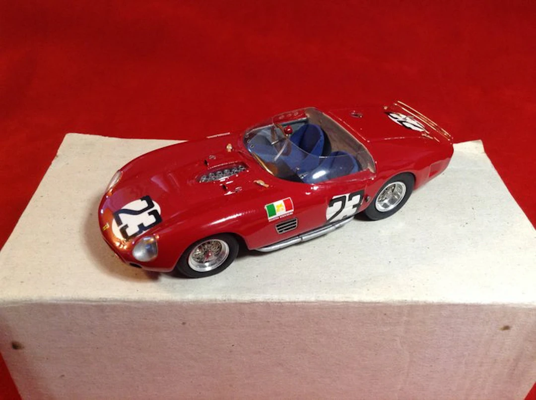 Faenza 43 - made in Italy 1:43 - Model race car - ref