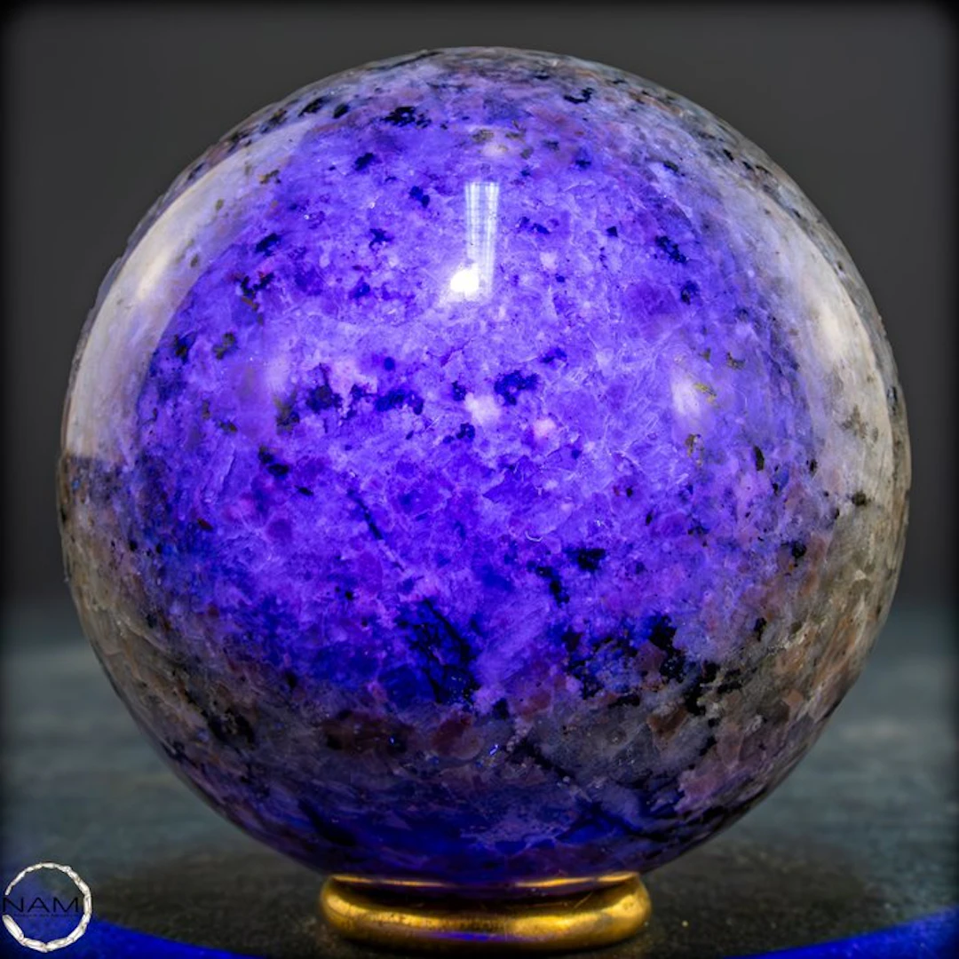 Natural Yooperlite sphere – rare UV-reactive collectible- 467.55 g