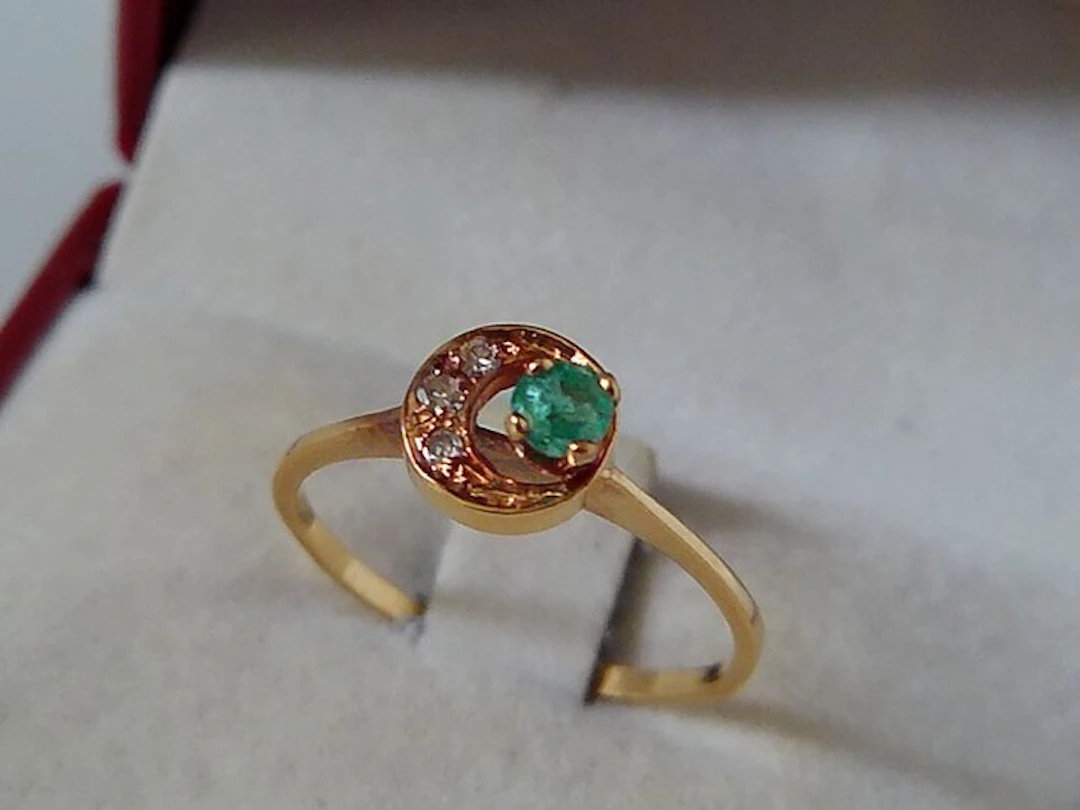 No reserve price - Ring - 18 kt. Yellow gold - Emerald - Diamonds