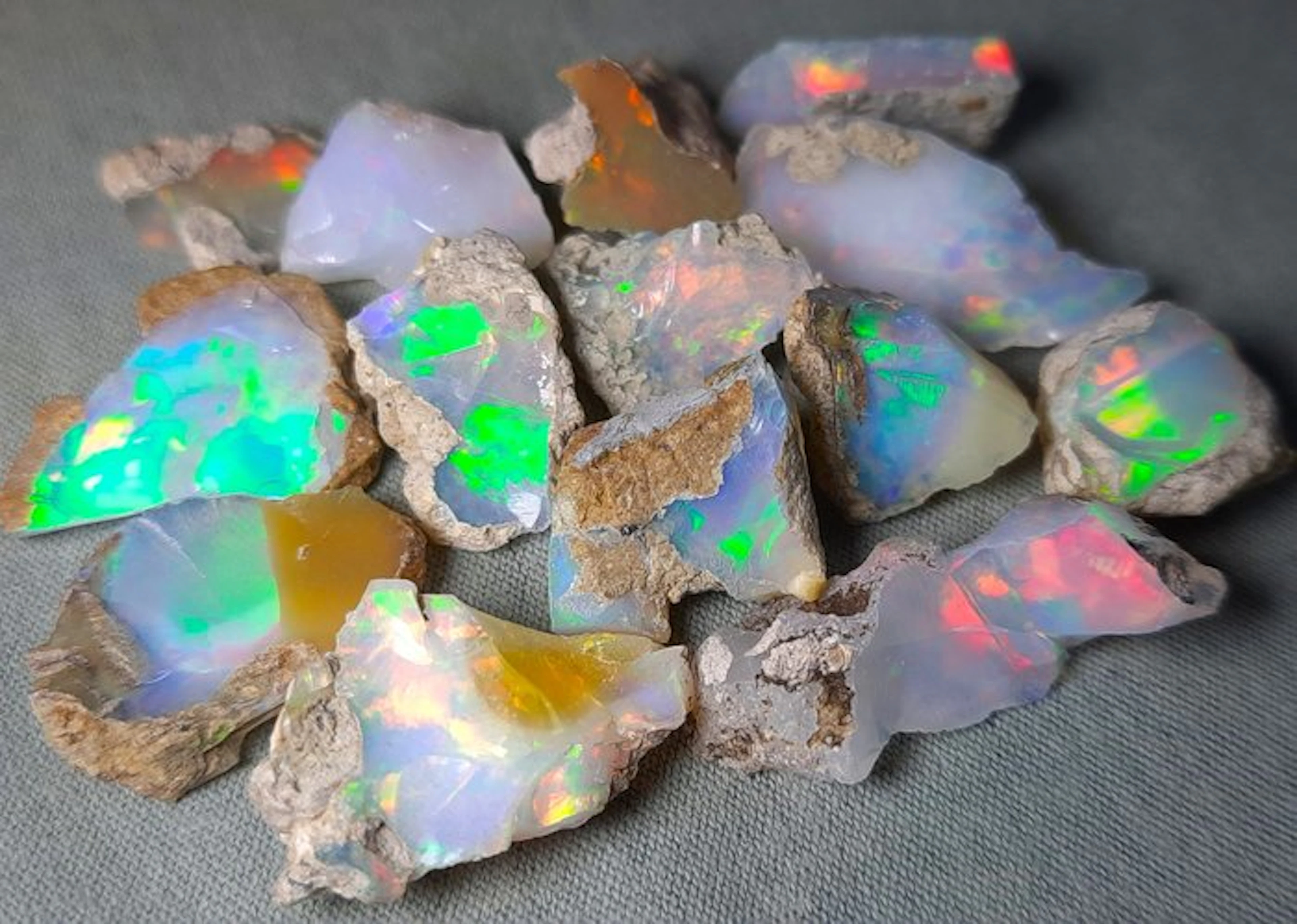 47.5 cts - Beautiful Opals Rough- 9.5 g