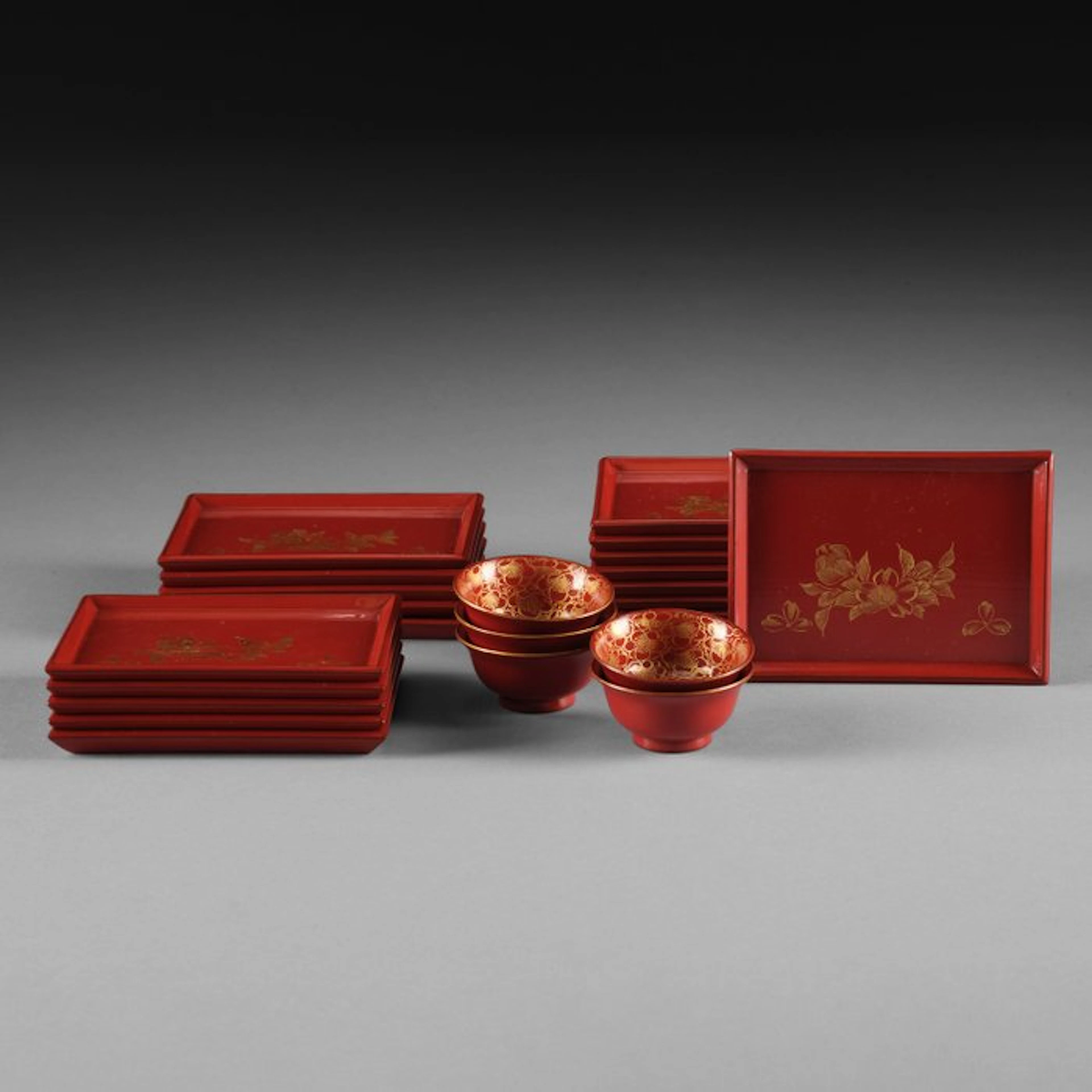 Set of 20 small trays & 5 cups - Lacquered wood - Japan...