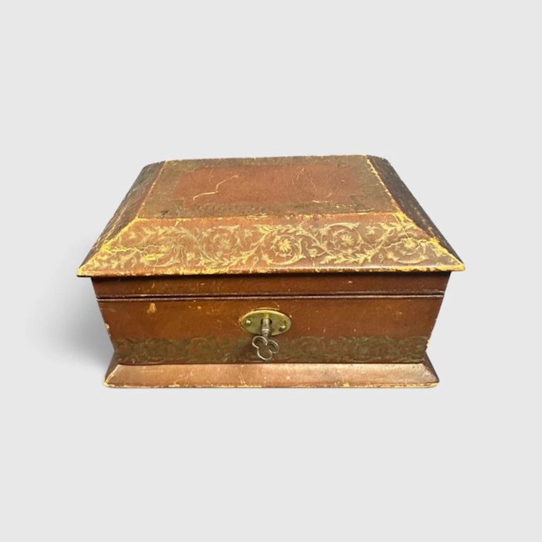 Jewellery box - Old leather jewelry box from the Napoleon III era