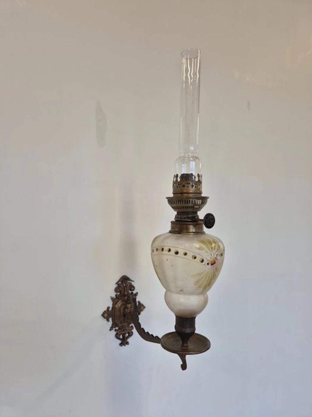 Wall lamp - Cast brass, labeled glass - Art Nouveau oil lamp
